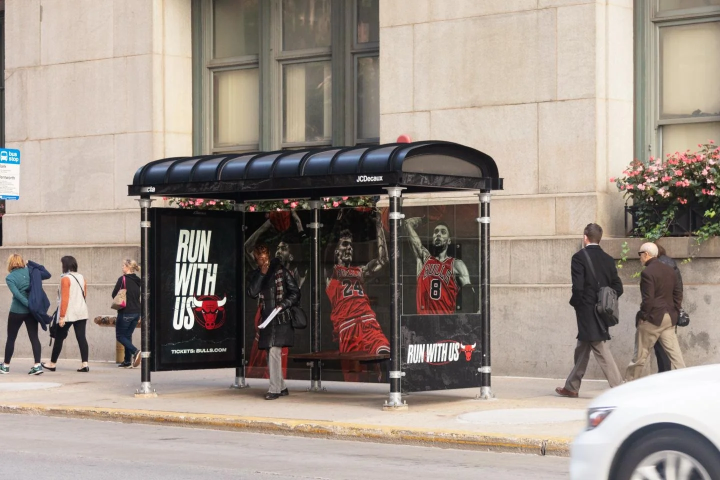 Advertise Outdoor in Chicago