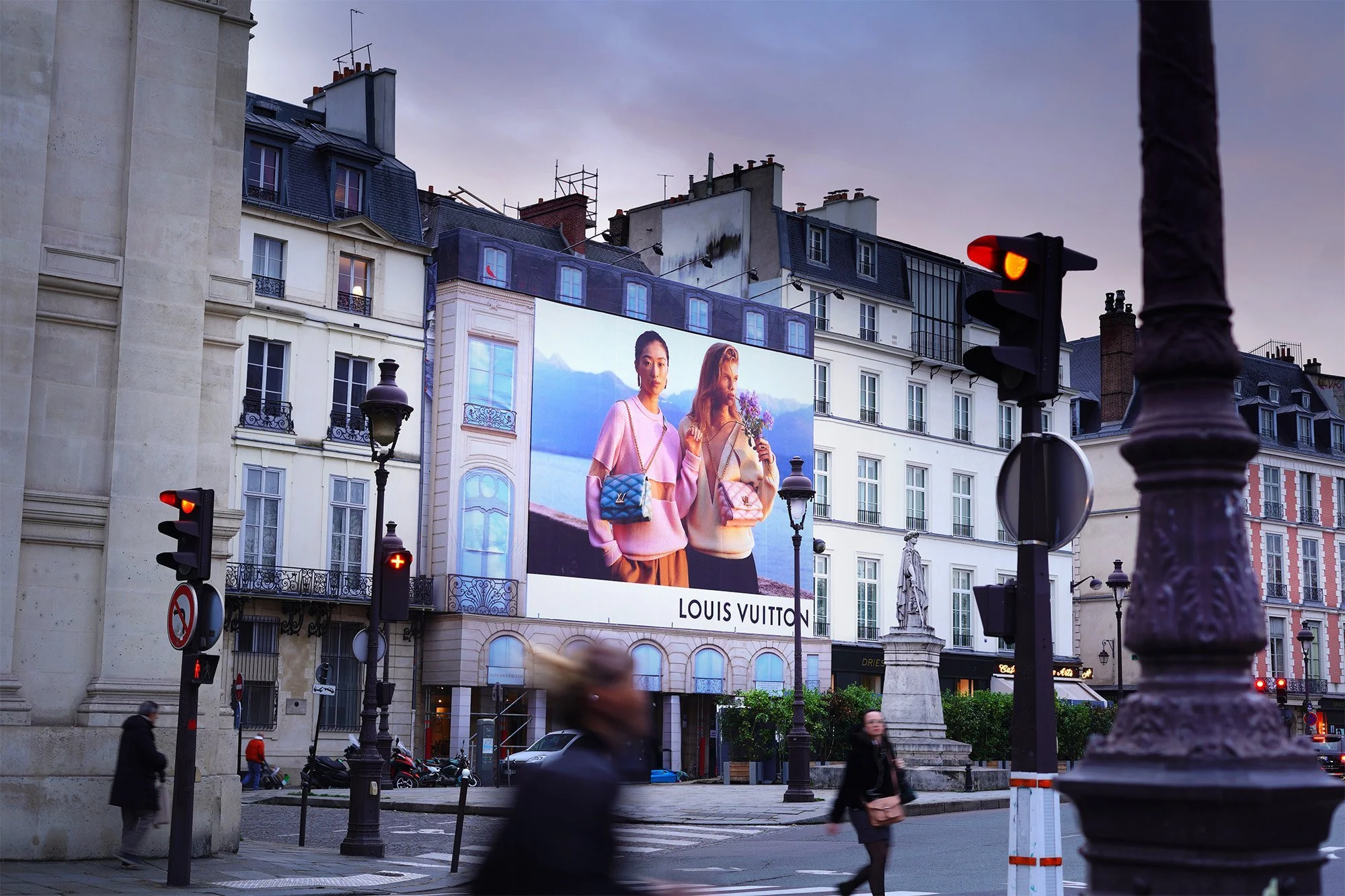 How Do You Make Outdoor Advertising Work After Dark?