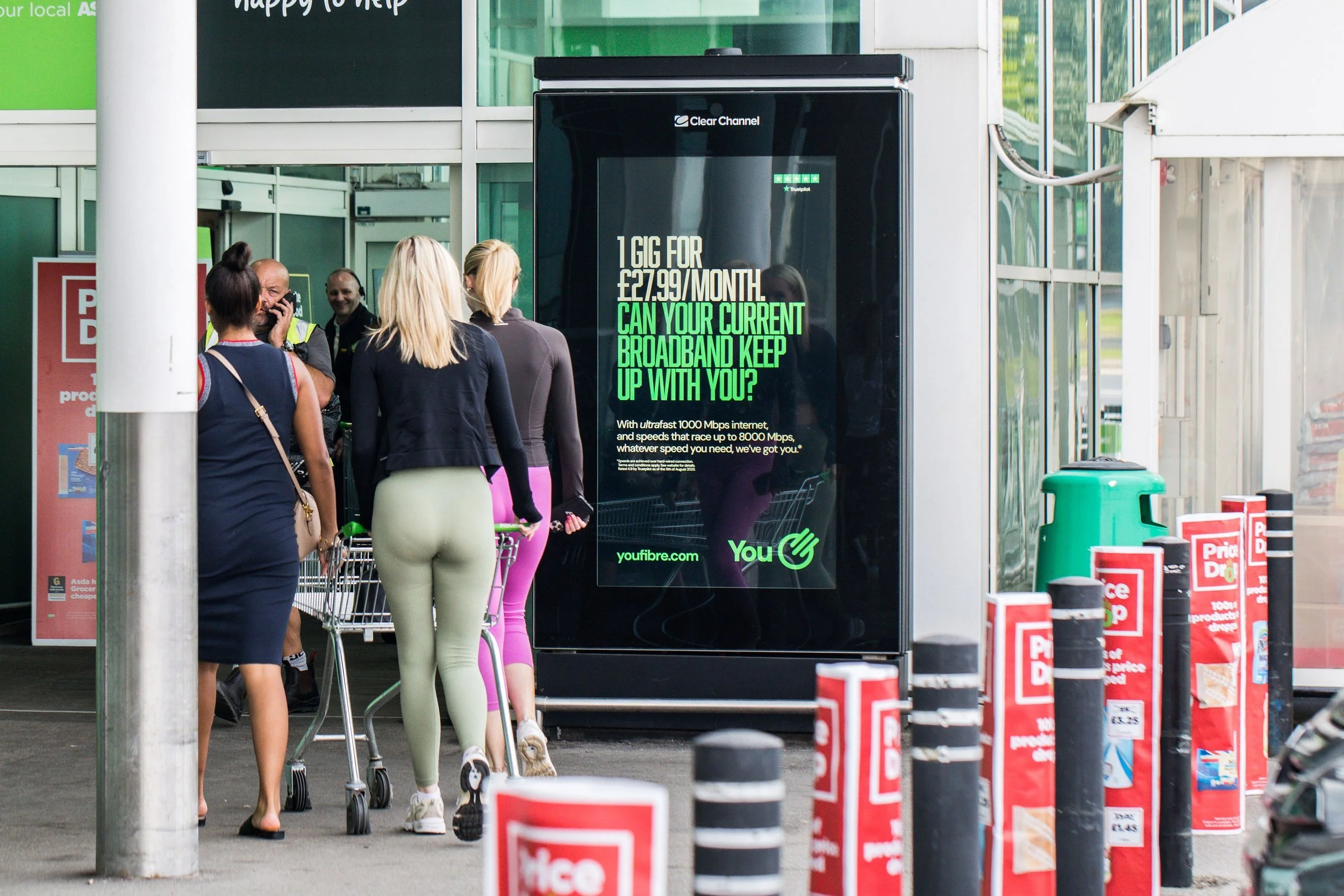 How to Advertise in Retail Parks