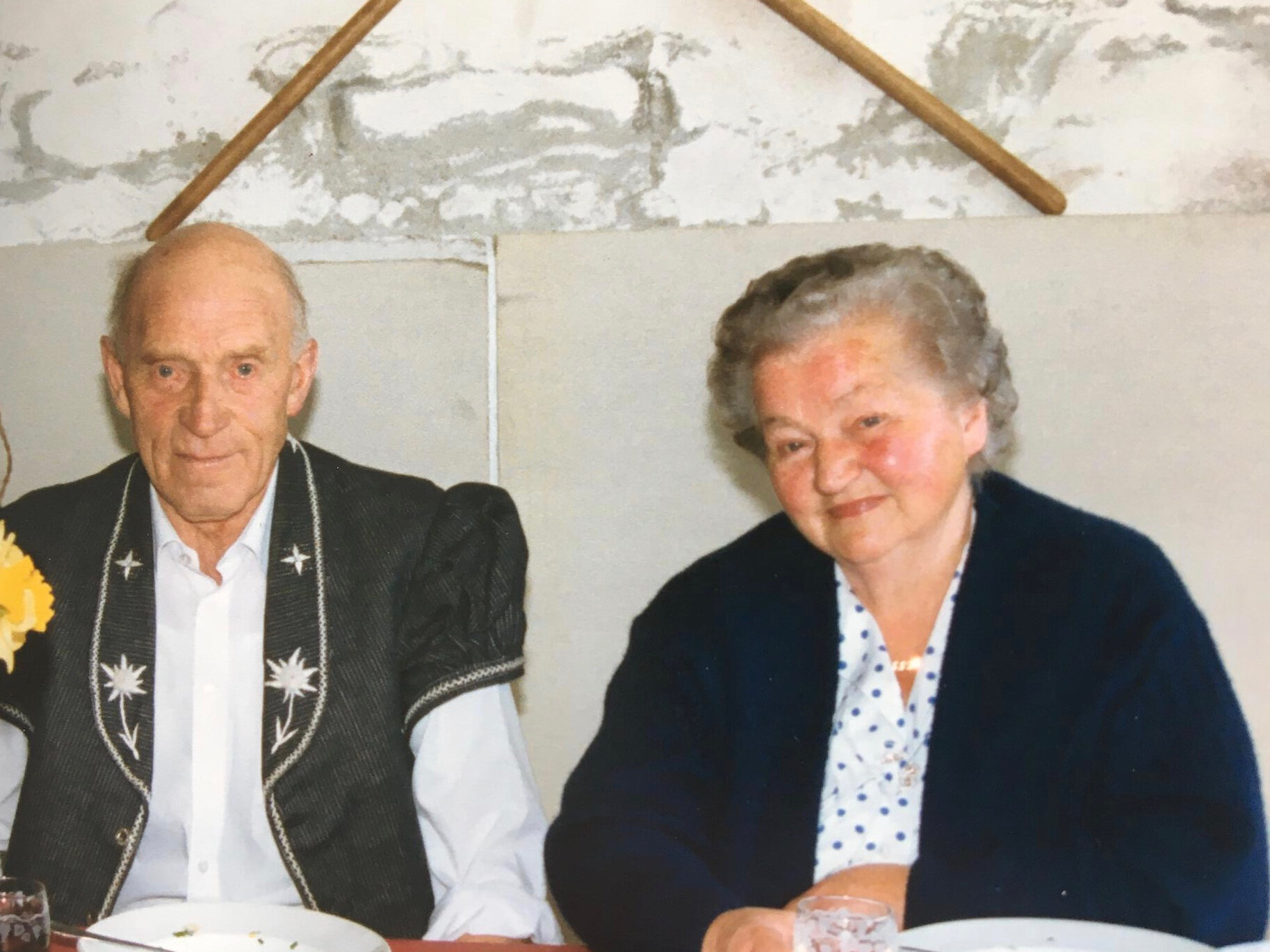Robert mit Frau Josefine