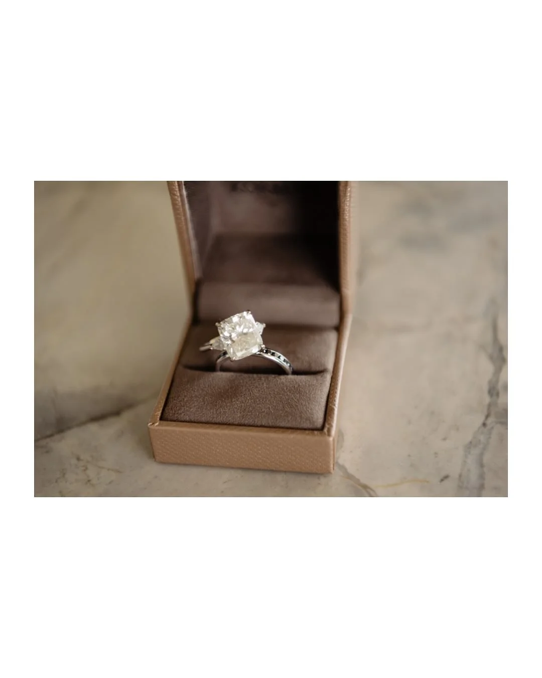 Well, friends, the festive season might be winding down, but my photographer&rsquo;s eye is still in work mode because I see them everywhere... Engagement Rings! The air is absolutely buzzing with new &ldquo;Yes&rsquo;s,&rdquo; and let me tell you, c