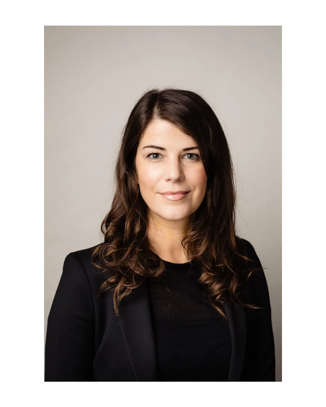 When someone visits your website or clicks on your LinkedIn profile, your headshot is often the very first impression they get of you. It&rsquo;s the visual anchor of your personal brand.

Lately, I&rsquo;ve seen a massive wave of people relying on A