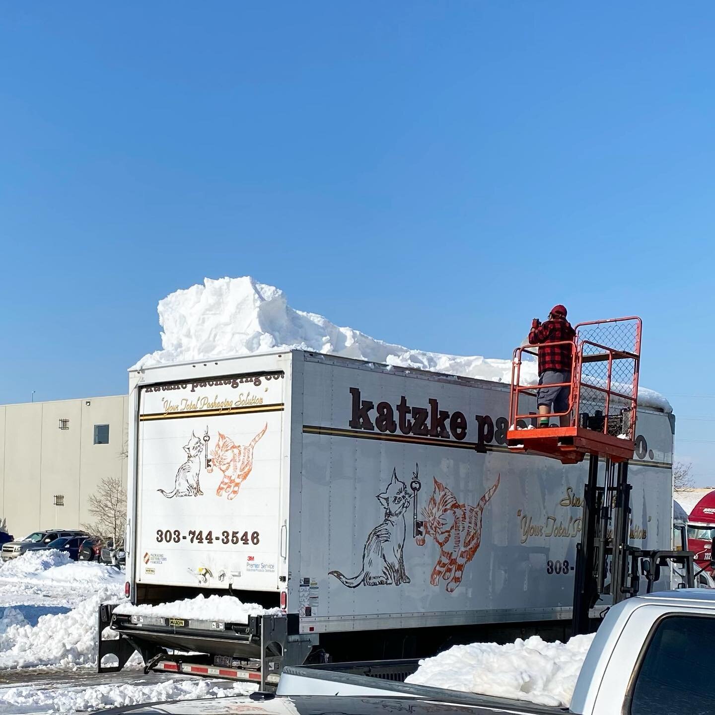 So. Much. Snow!❄️☃️ Huge shoutout to our team for getting our trucks cleared off and ready to make deliveries!
.
.
.
.
.
.
.
#colorado #coloradoblizzard #2021blizzard #denver #coloradosnow #denversnow #denversnowstorm #snowdays #snowday #coloradoweat