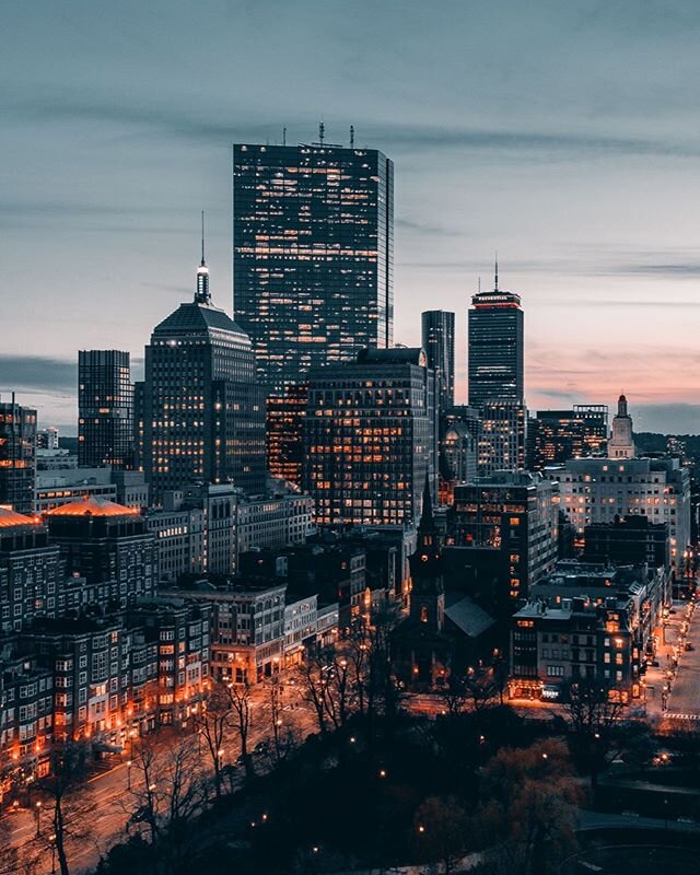 Boston is a beauty 😍🌃 &bull; &bull;
&bull;
&bull;
&bull; &bull;
&bull; &bull;
&bull;&bull;
&bull;
#architecture #architecture_greatshots #igers_boston1st #urbanscape #landscape_capture #photographylove #bostonusa #bostonblogger #bostonphotographer 