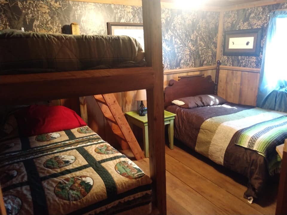 cabin37.jpg