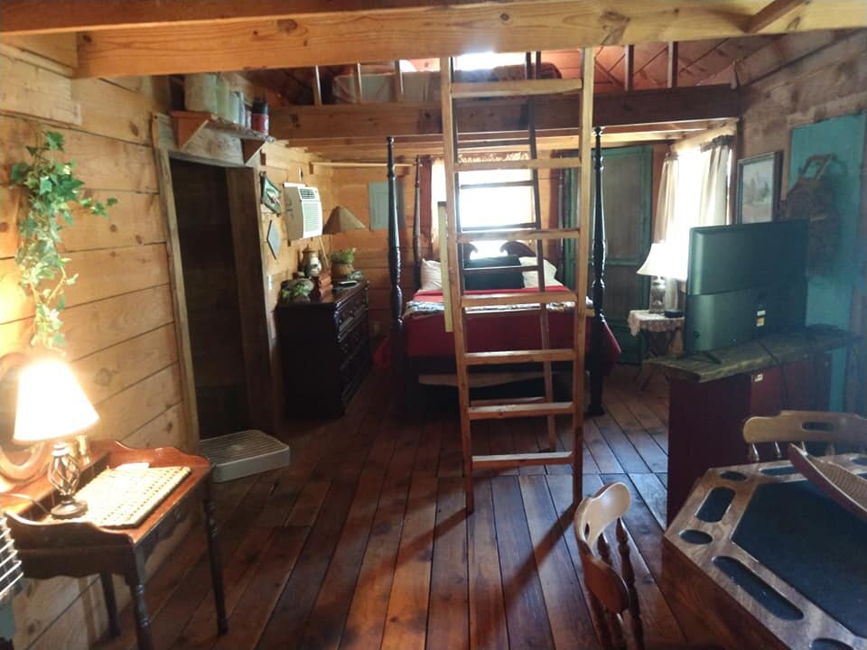 cabin38.jpg