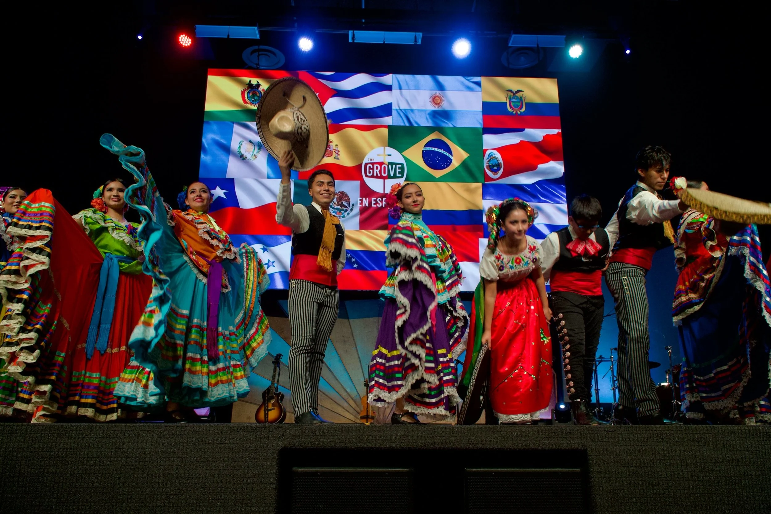 &iexcl;Hoy comenzamos nuestro Mes de la Herencia Hispana! 🇲🇽🇨🇴🇵🇷🇸🇻🇻🇪🇳🇮🇪🇨🇨🇷🇭🇳🇨🇱🇪🇸🇺🇾

Durante estas pr&oacute;ximas semanas, celebramos nuestras ra&iacute;ces, nuestra cultura y nuestra historia, usando todo lo que somos para gl