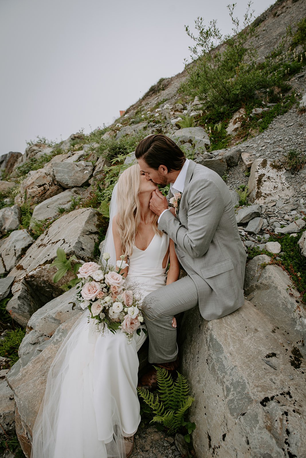 Mountain wedding in Alaska 