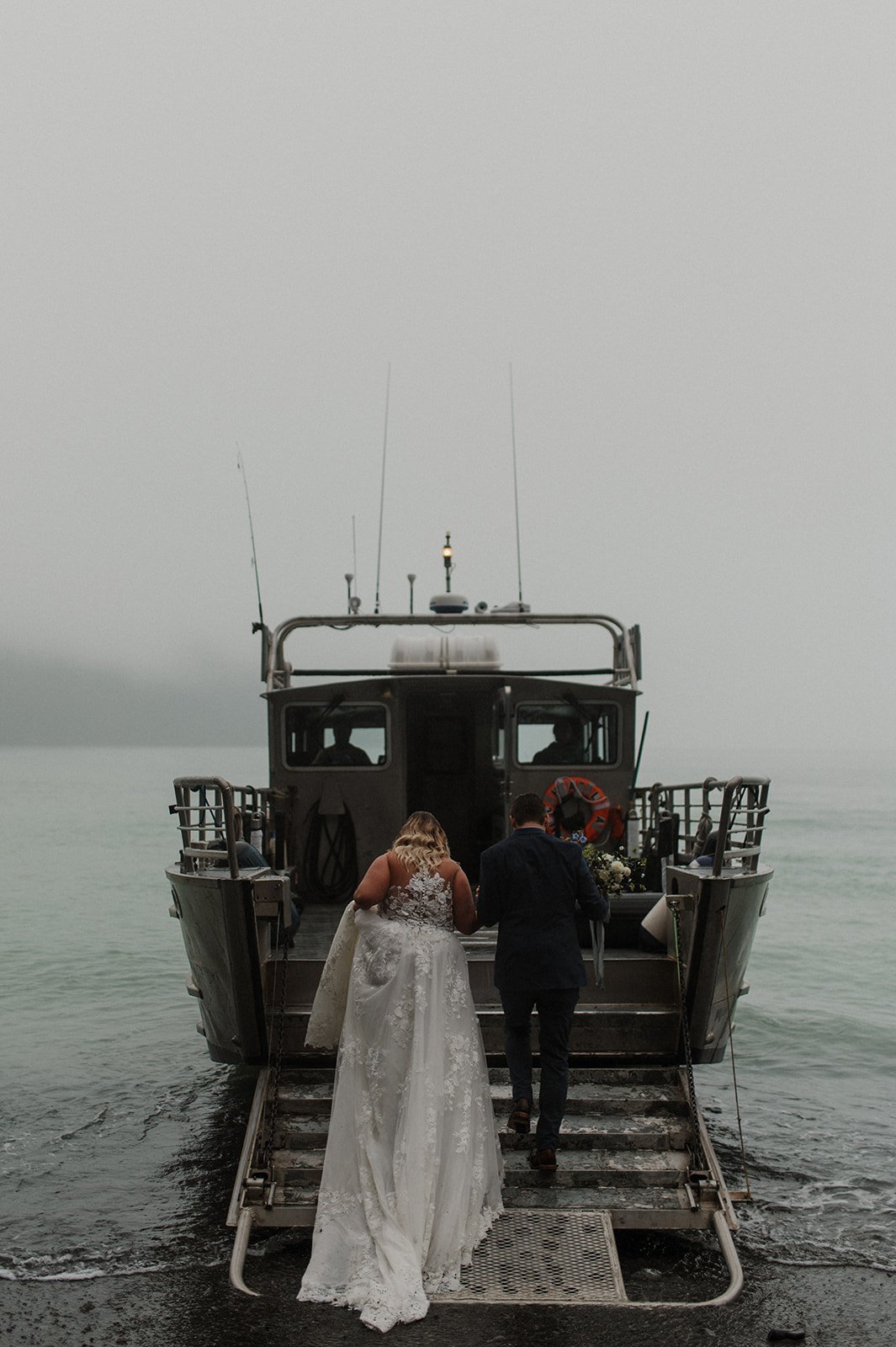 Elope on a boat