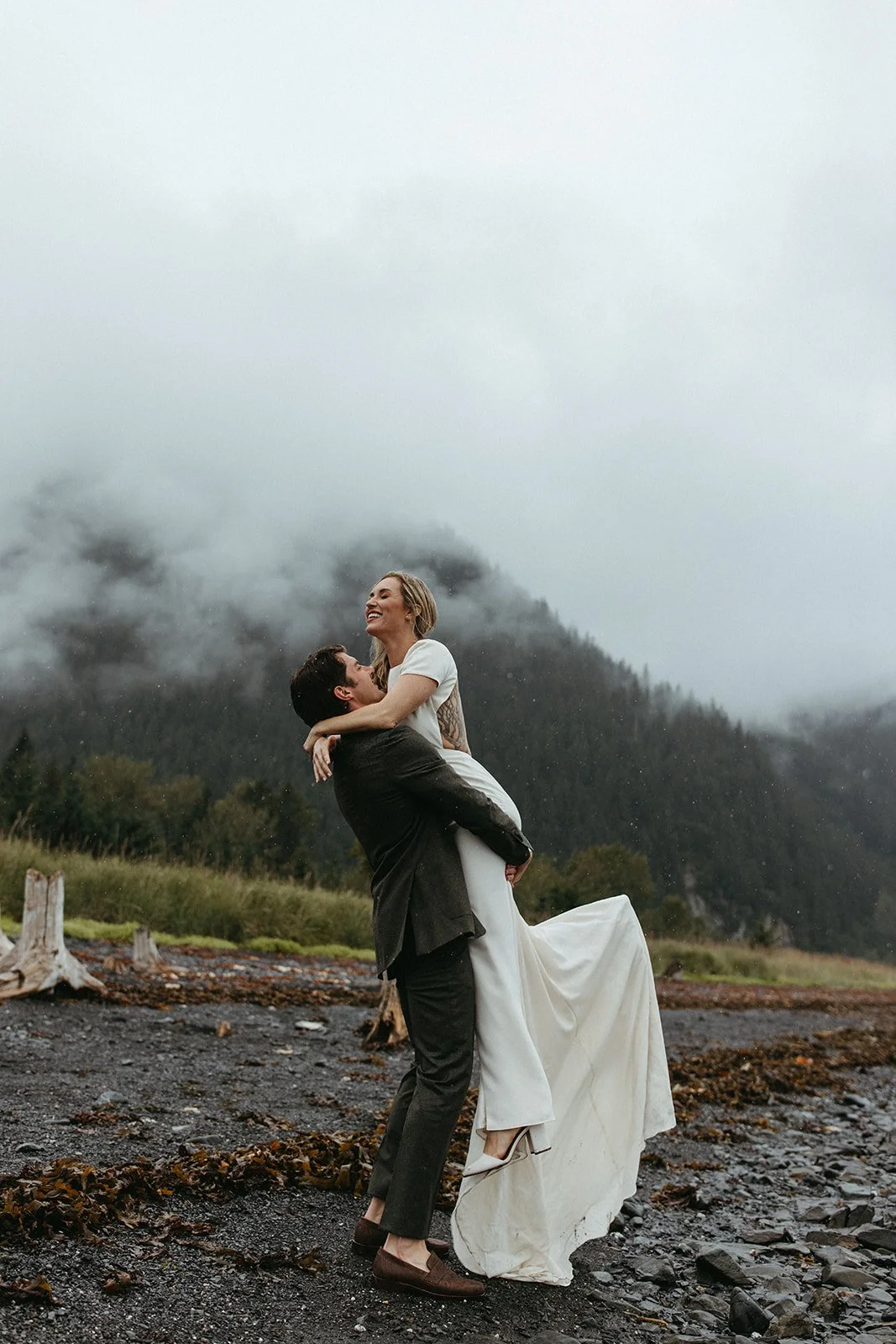 destination wedding in alaska