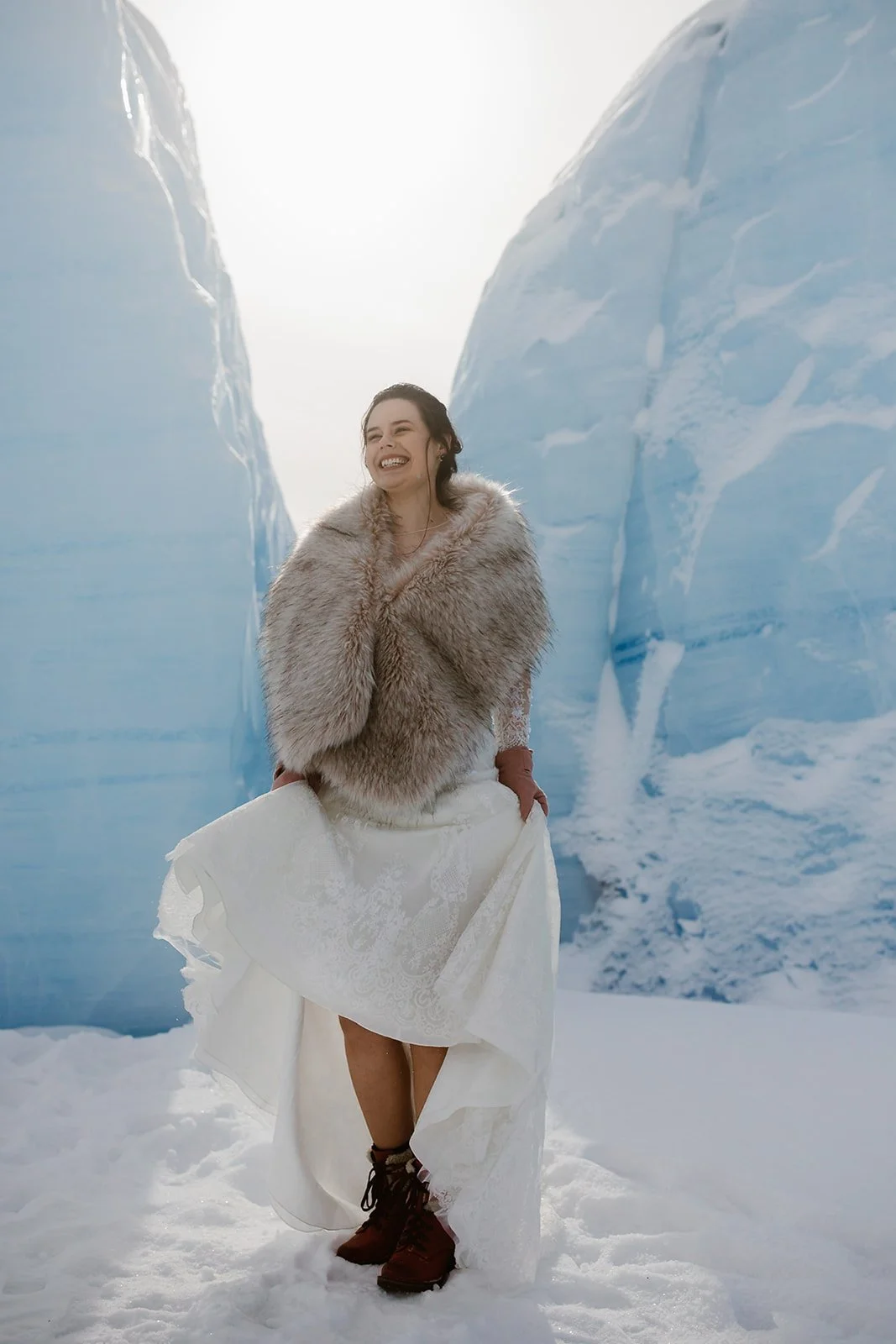 This guide will give you some tips and advice for planning an incredible, one of a kind Alaska glacier elopement!