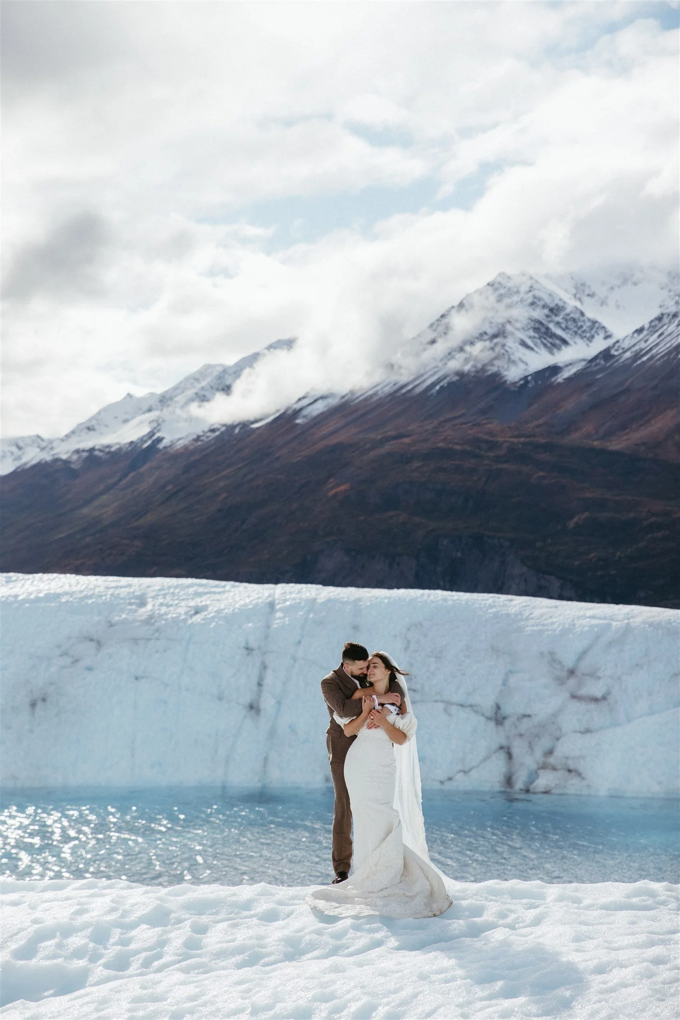 This guide will give you some tips and advice for planning an incredible, one of a kind Alaska glacier elopement!