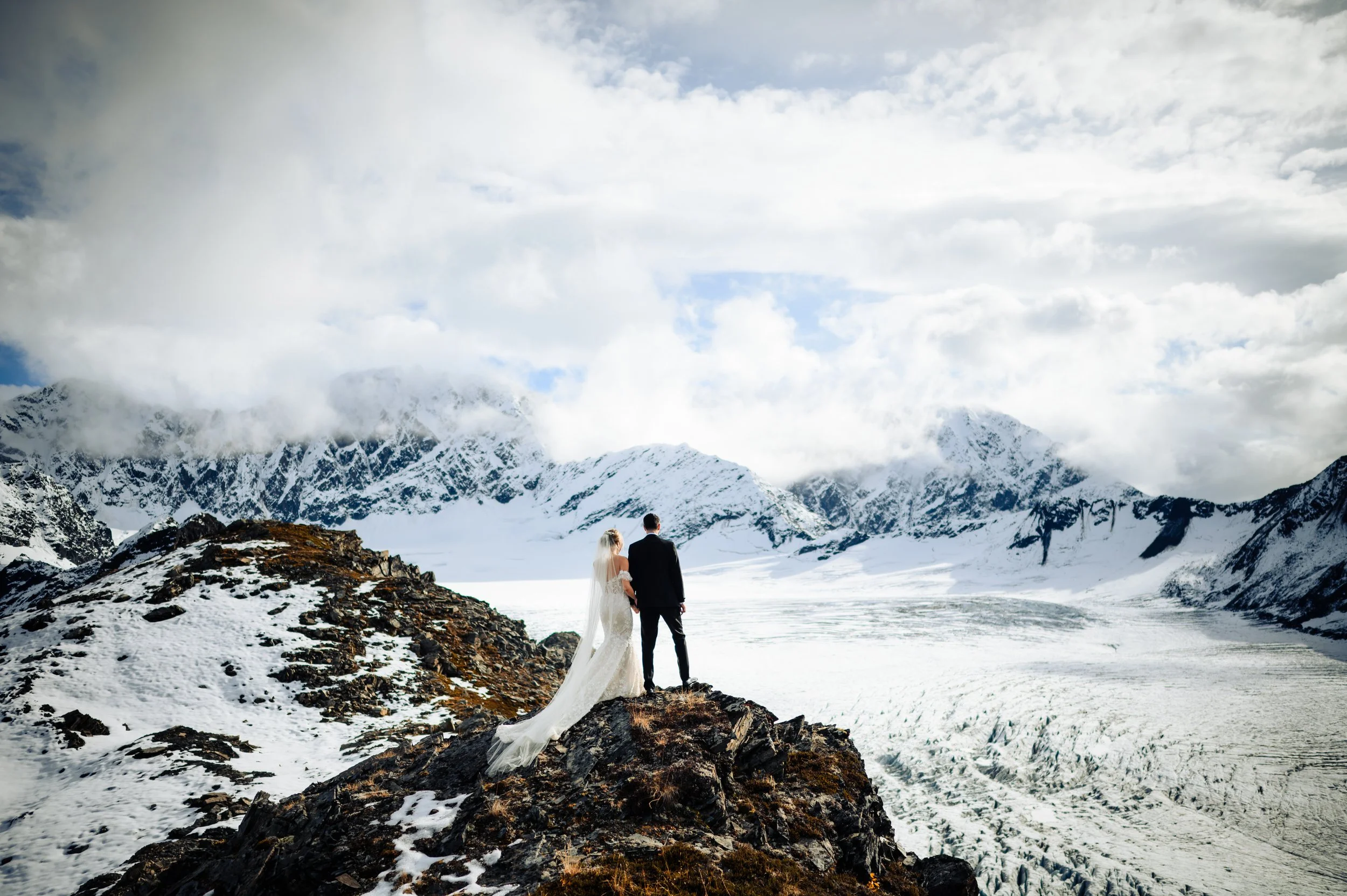 This guide will give you some tips and advice for planning an incredible, one of a kind Alaska glacier elopement!
