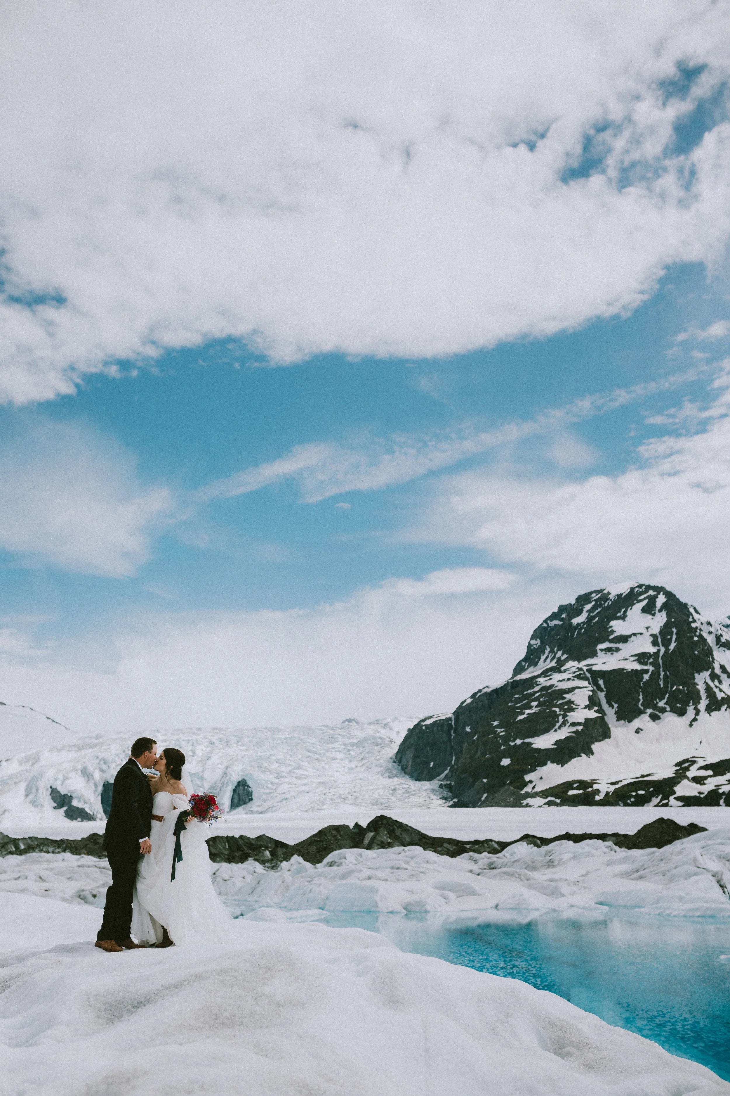 This guide will give you some tips and advice for planning an incredible, one of a kind Alaska glacier elopement!