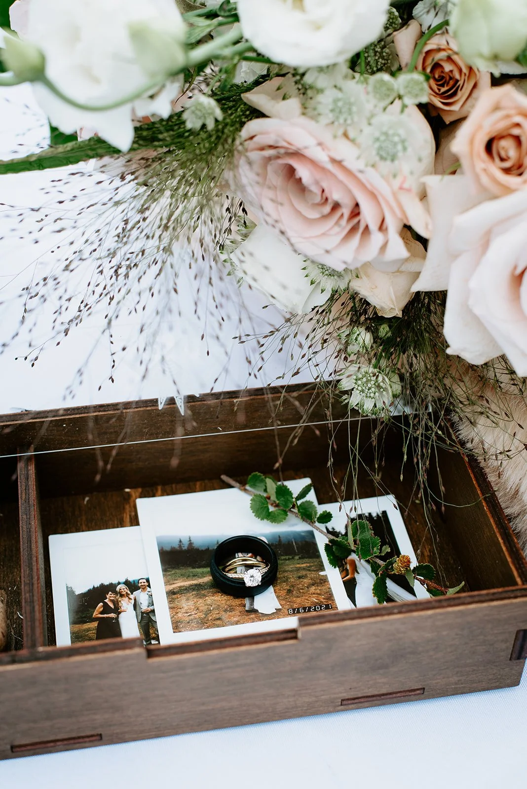 Summer wedding in Alaska