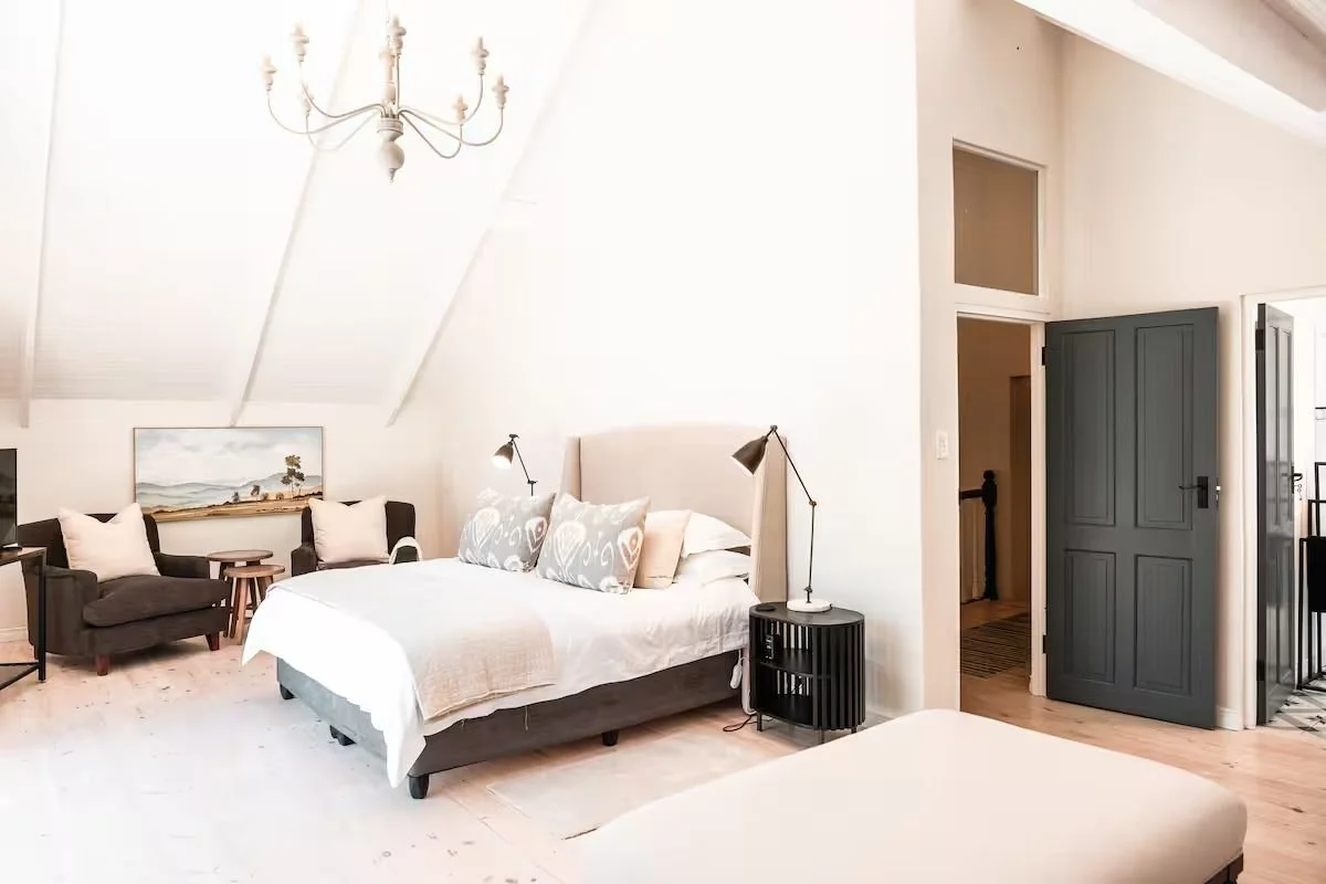 bedroom1.jpg