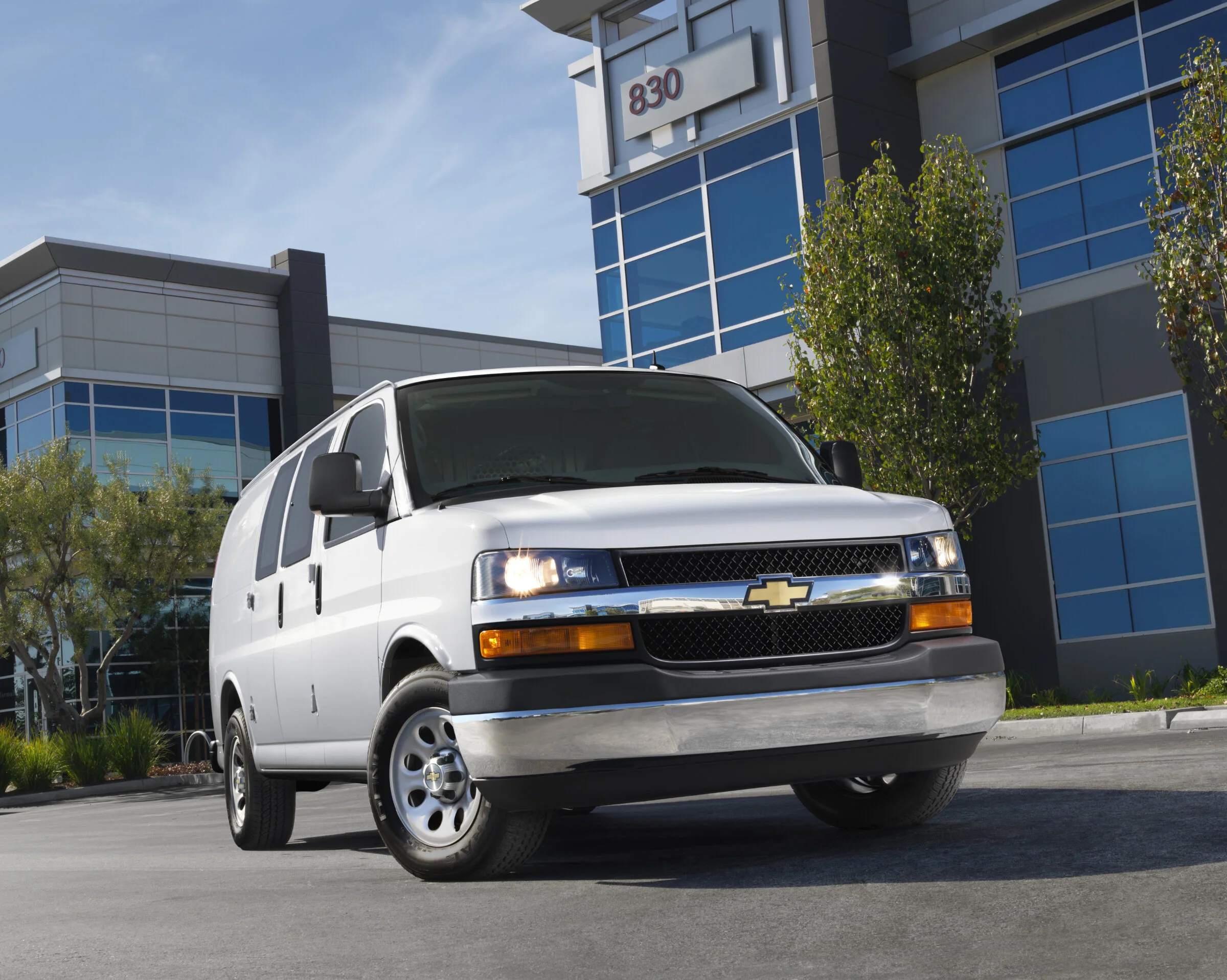 GM Promising EV Vans Before Tesla – Winning Strategy or Diversion?