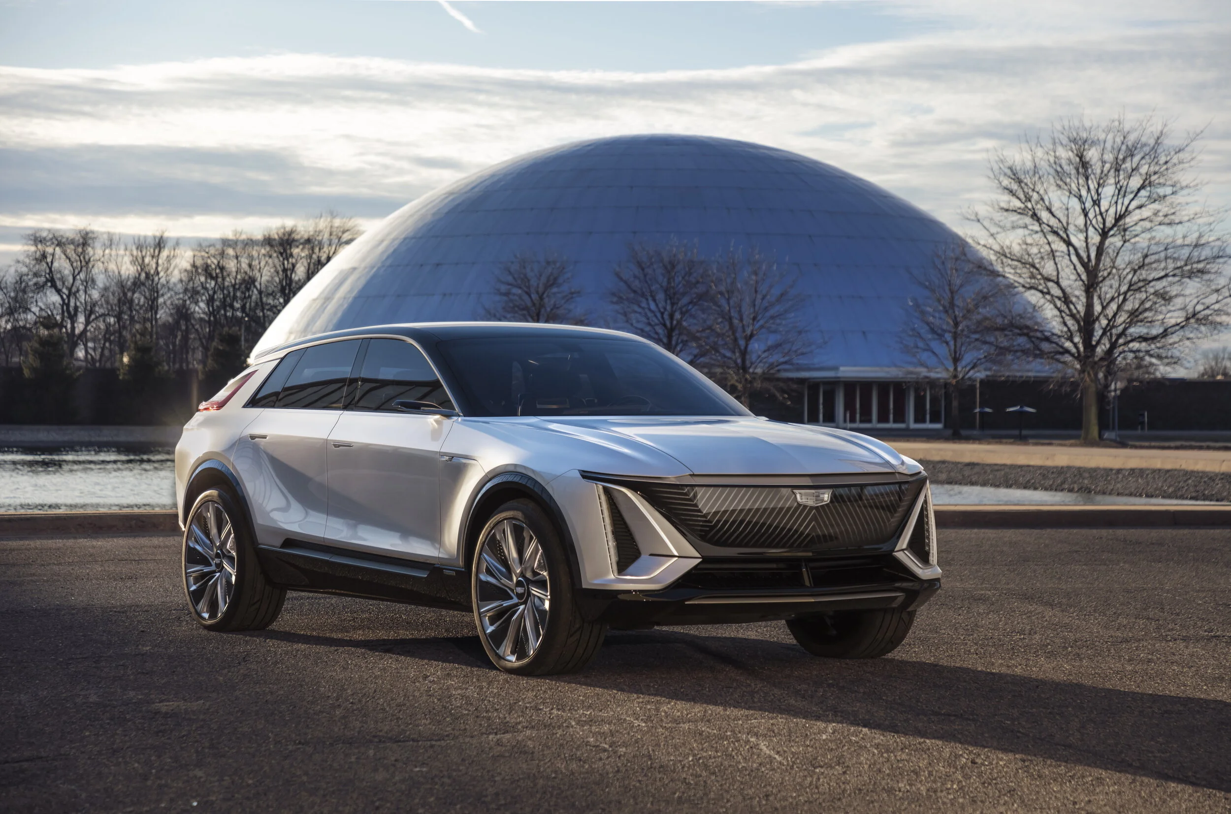 Cadillac Lyriq – GM’s EV Moonshot