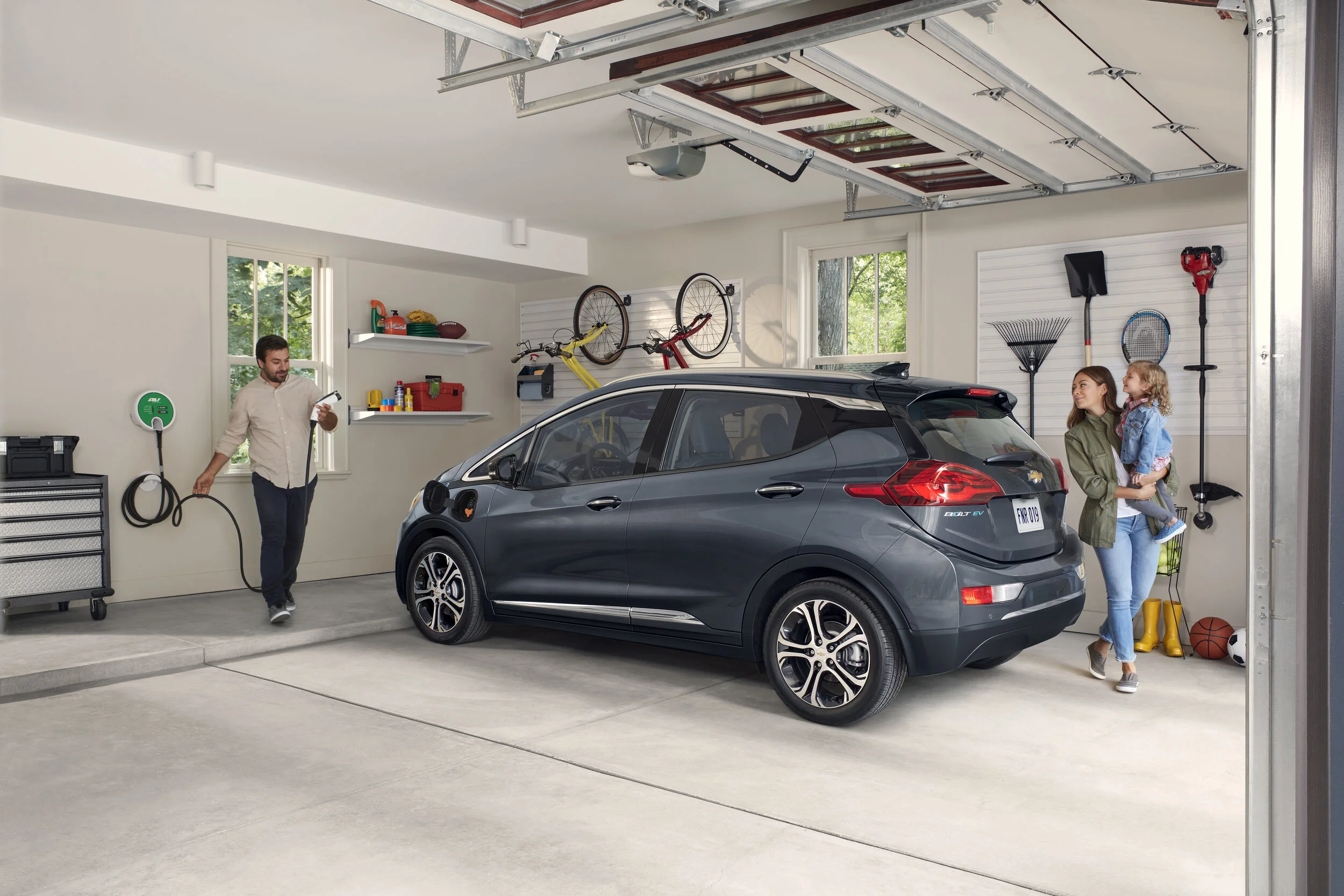 EV Deserters Claim Charging Frustration – Only 30% Have Home Level 2 Chargers 