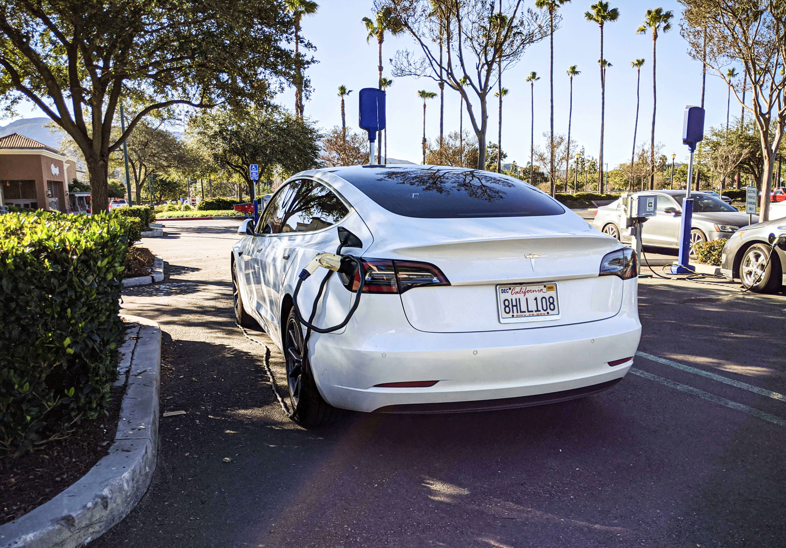 AP Says Slow Charging Hampering EV Adoption – I Say ICE Fueling Mentality Is