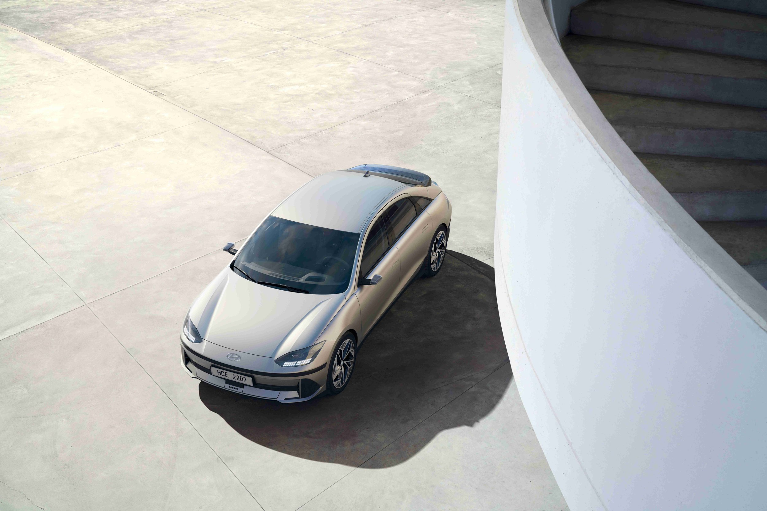 Hyundai Ioniq 6 Official Specs – 77.4 kWh Battery, 300+ Mile Range