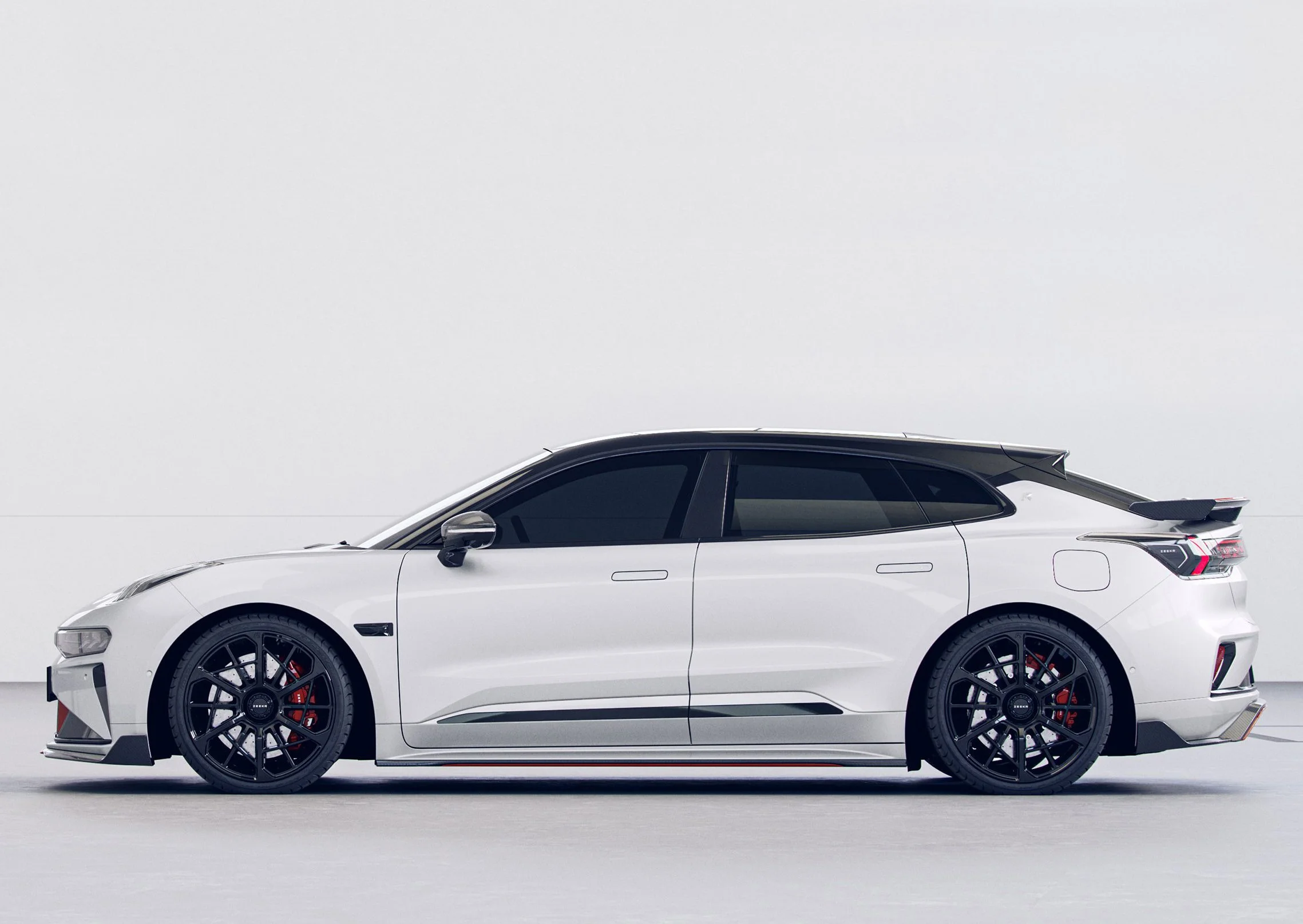 Zeekr 001 FR – China’s Brute Force Response to the Model S Plaid