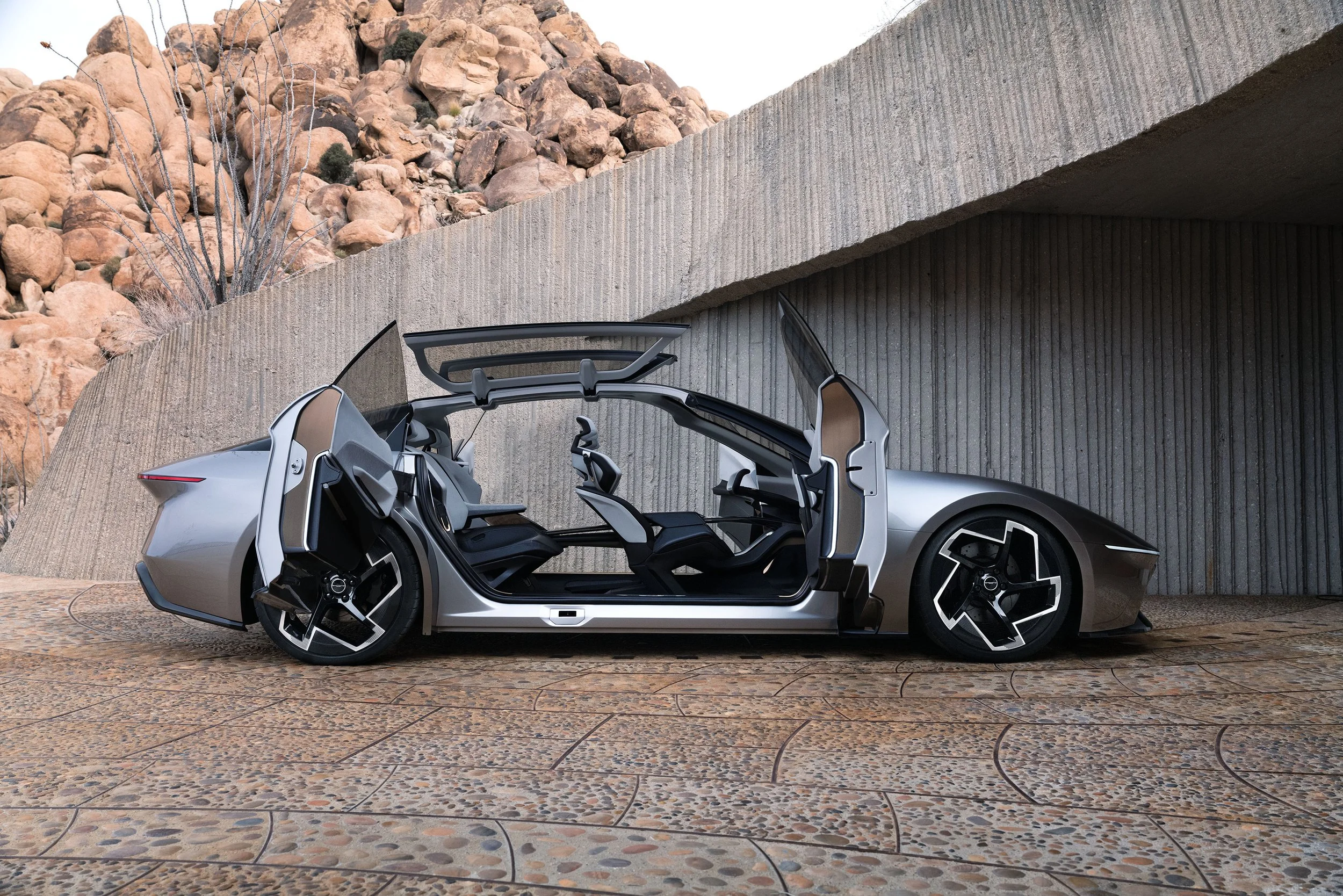 Chrysler Halcyon: Can this EV Concept Bring Back the 300’s Magic?