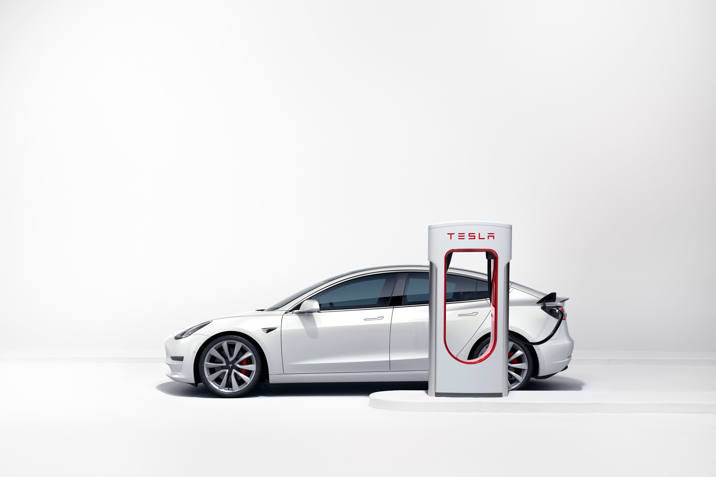 Charge Port Placement – Should Tesla Dictate the Terms? 