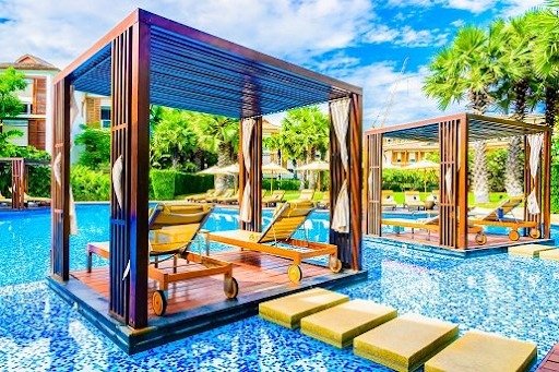 Design Your Backyard Space with our Luxurious Spool for Better Comfort  