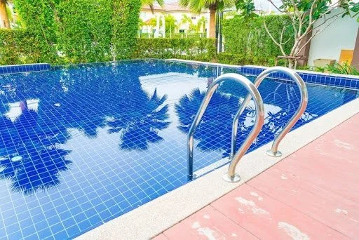 Add a Touch of Luxury to Your Home with Fiberglass Inground Pool