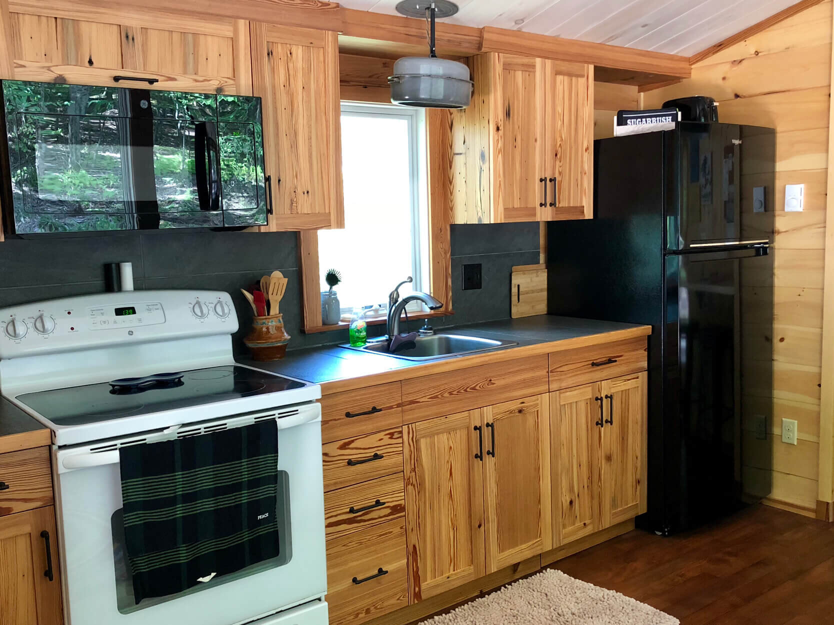  A fully functional kitchen in this small house. 