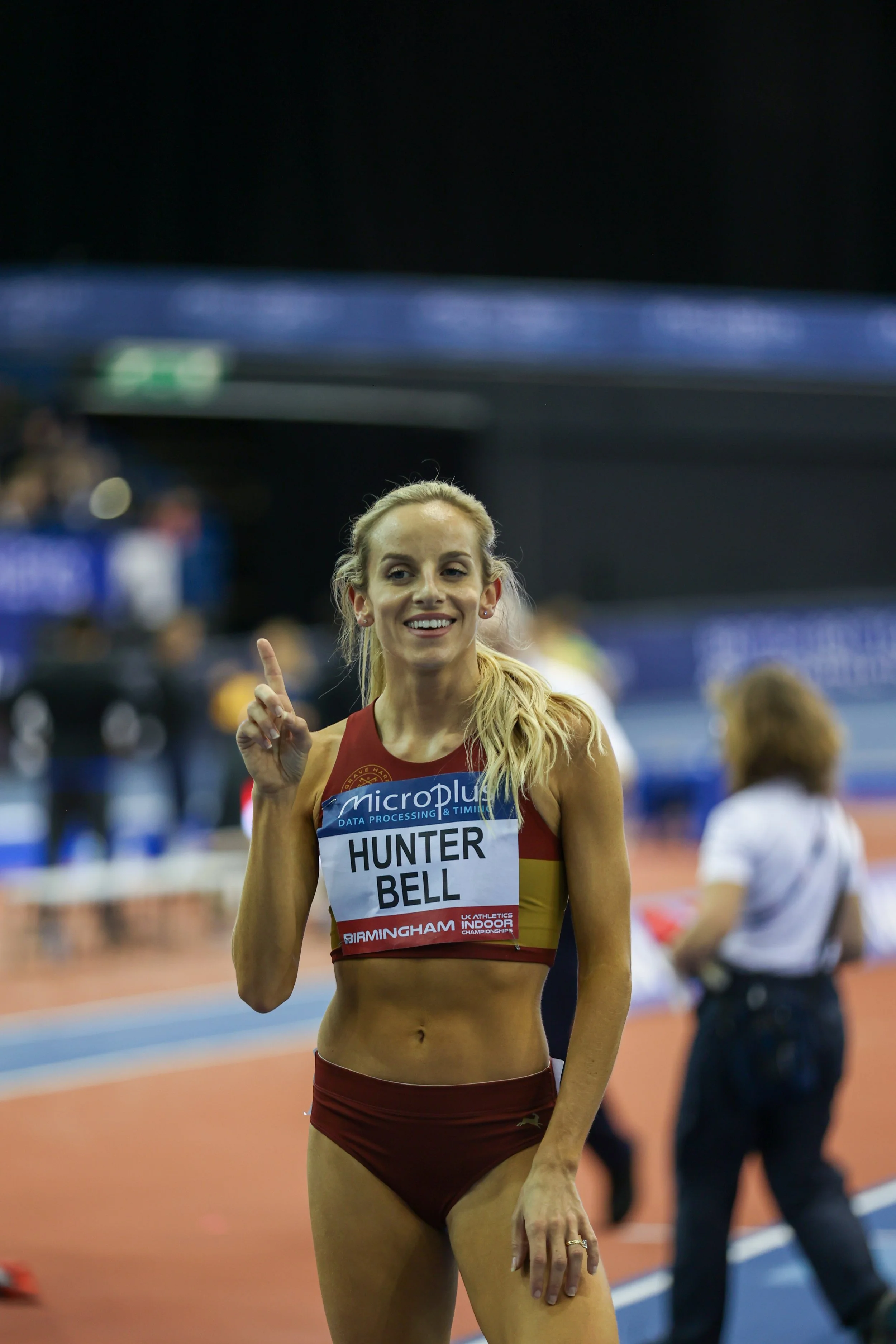 Hunter-Bell defends 1500m title at UK Indoor Championships