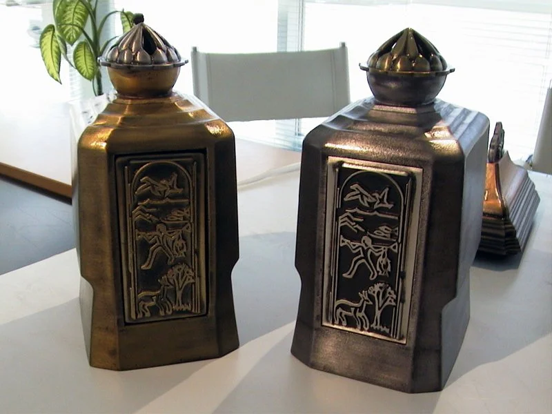 Sculpt-Urnes Urnes moulees.jpg