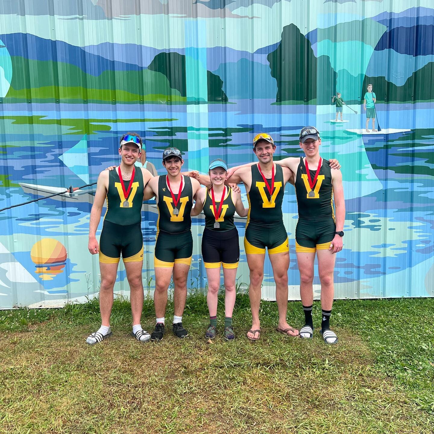 MEDAL ALERT🥈Our Men&rsquo;s Varsity 4+ rowing in the newly named Lieutenant Colonel Shelley Raymond had a stellar race to come in with a Silver Medal in the Grand Finals. Congrats to this crew!! #vtr22 @acra_rowing @beashark