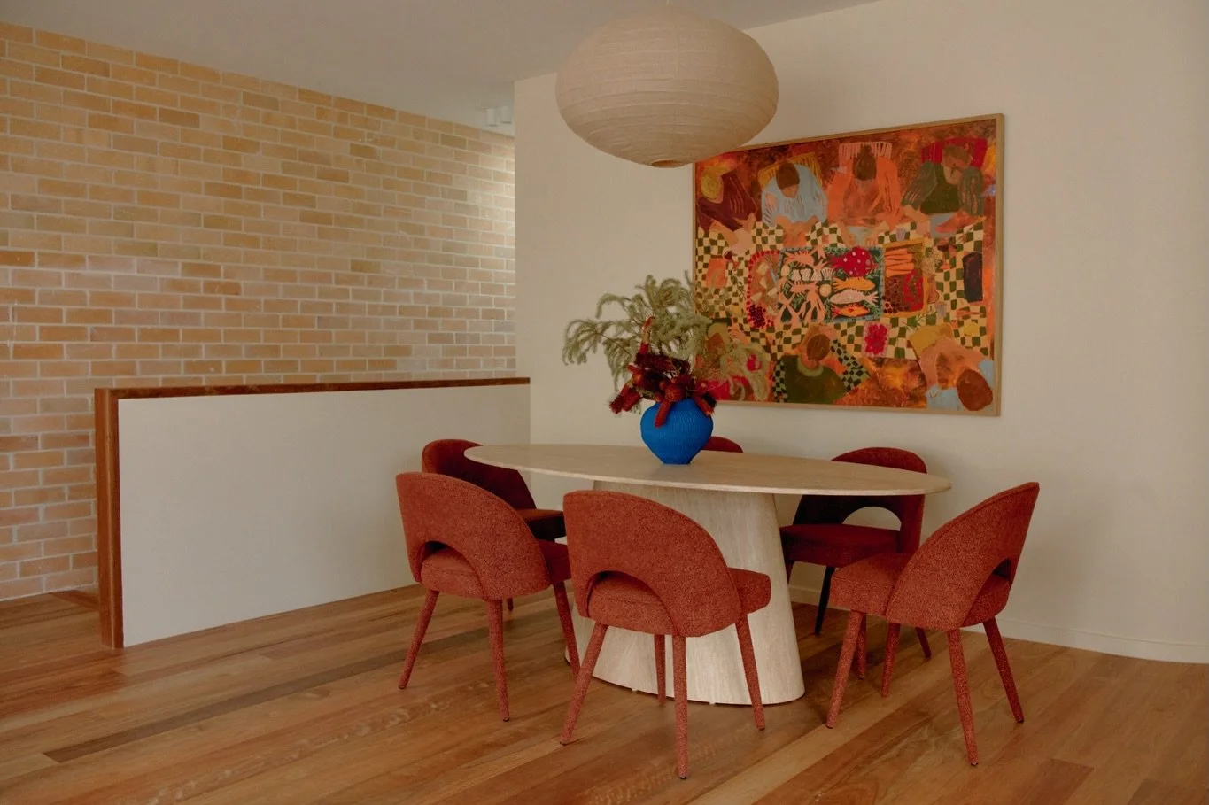 A few glimpses of this stunning Lennox duplex by @byronbaybuildingco, who undertook the full design, construction and delivery of this beautiful project. From warm earthy tones punctuated by brilliant blues to luxurious yet grounded materials, every 