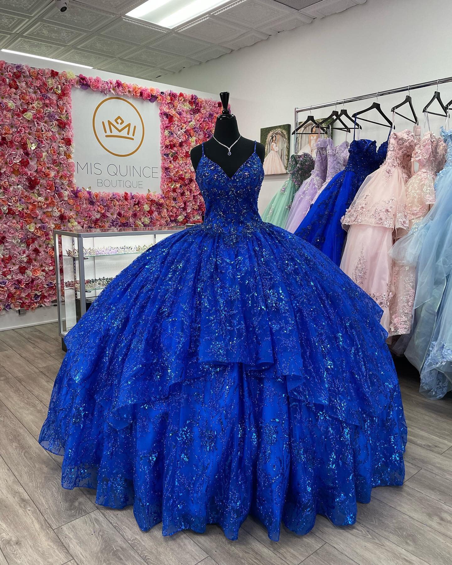 ✨New in store✨
.
.
.
.
.
.
#misquincea&ntilde;os #mis15a&ntilde;os #misquince #morileeofficial