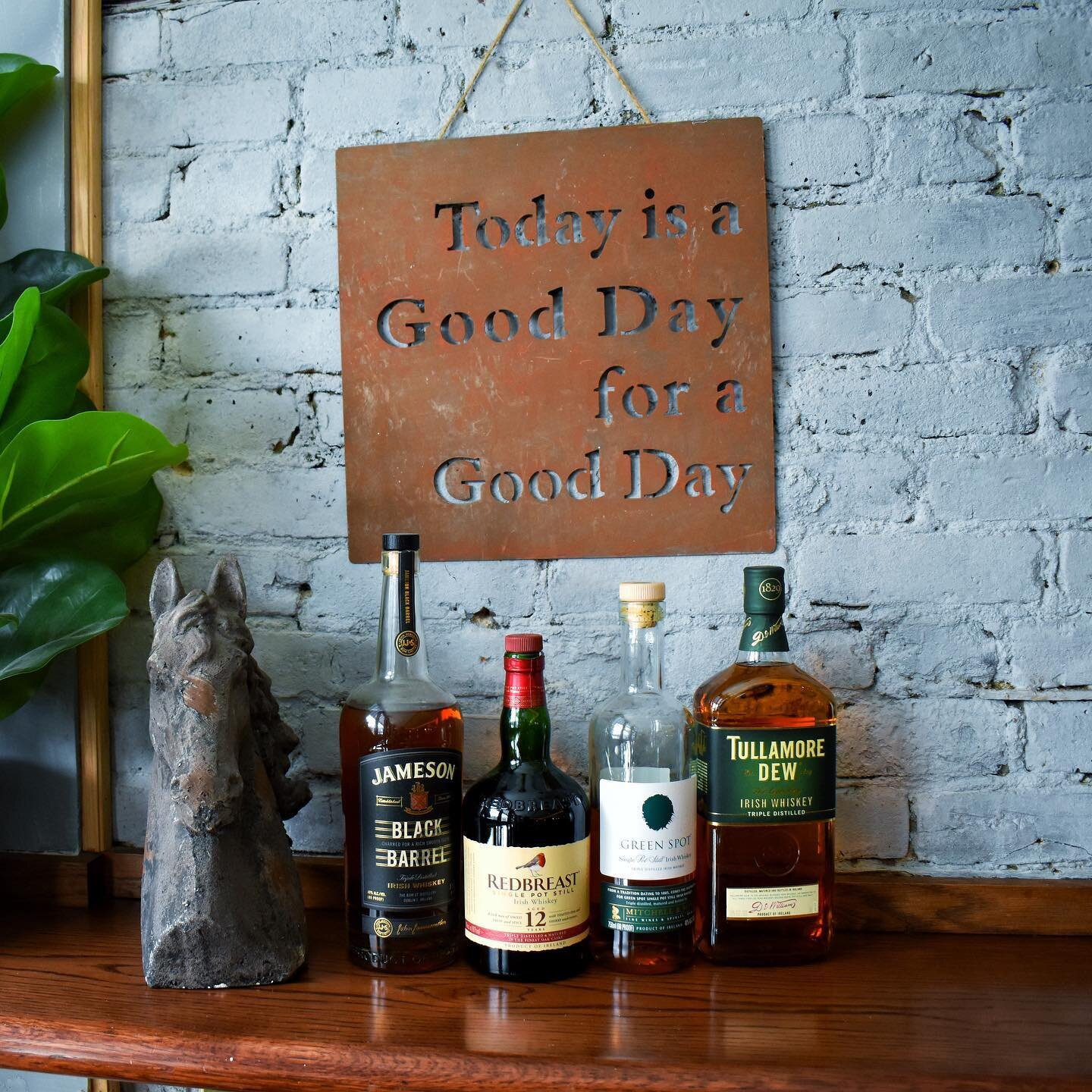Some great Irish Whiskey Makes a Good Day and a better Weekend 😎 ☘️ ✨