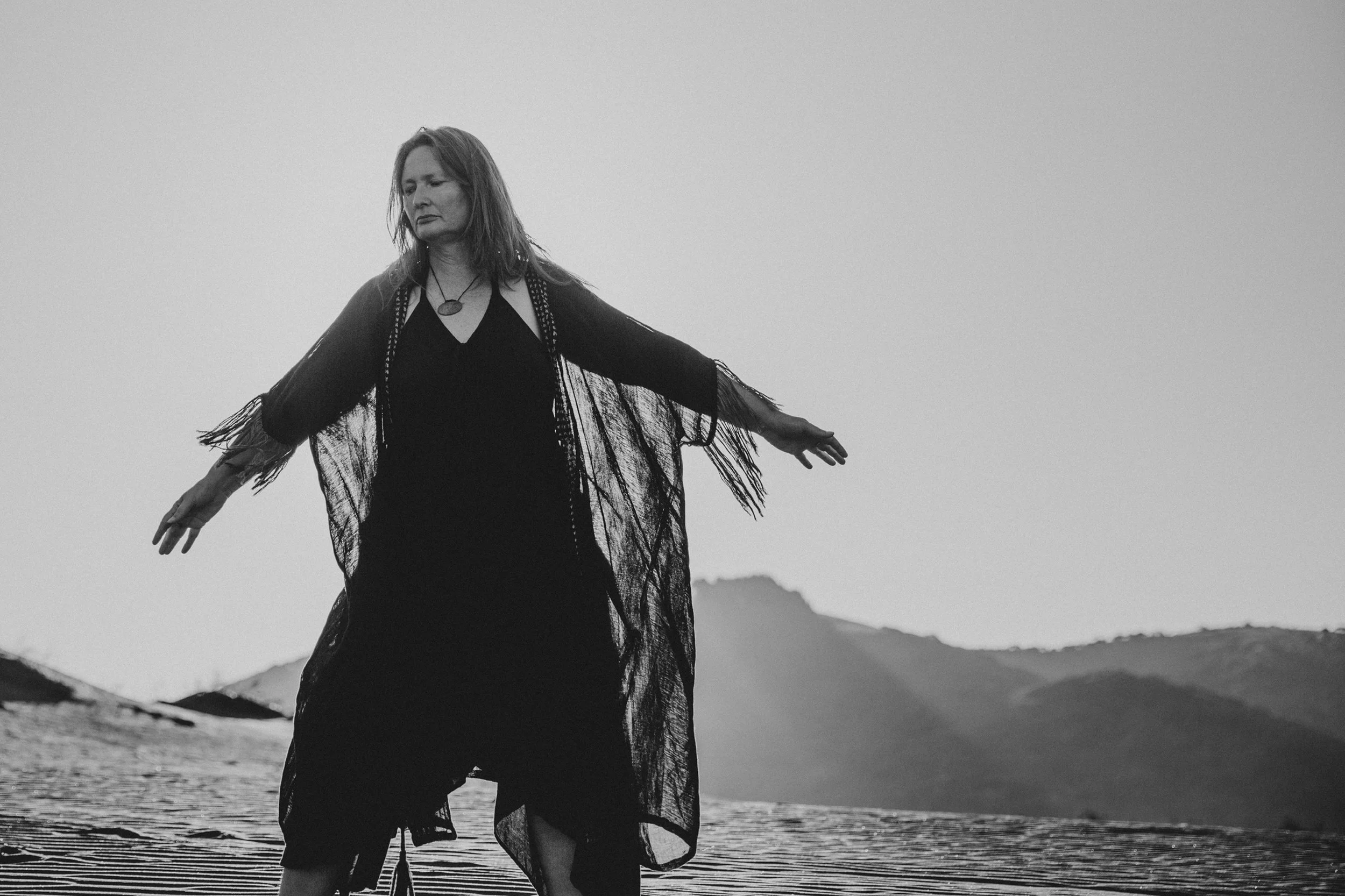 MysticMuse_Verity_LakeWainamu-218.jpg