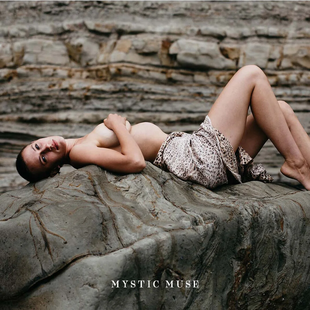 When body and earth become one 🌎 ​​​​​​​​
Making art with @corry.louise ​​​​​​​​
​​​​​​​​
​​​​​​​​
​​​​​​​​
#mysticmusephotography #sacredfeminine #womenrising #goddessrituals #rewilding #wildwomanrising #mysticmuse #femininearchetypes #goddessphoto