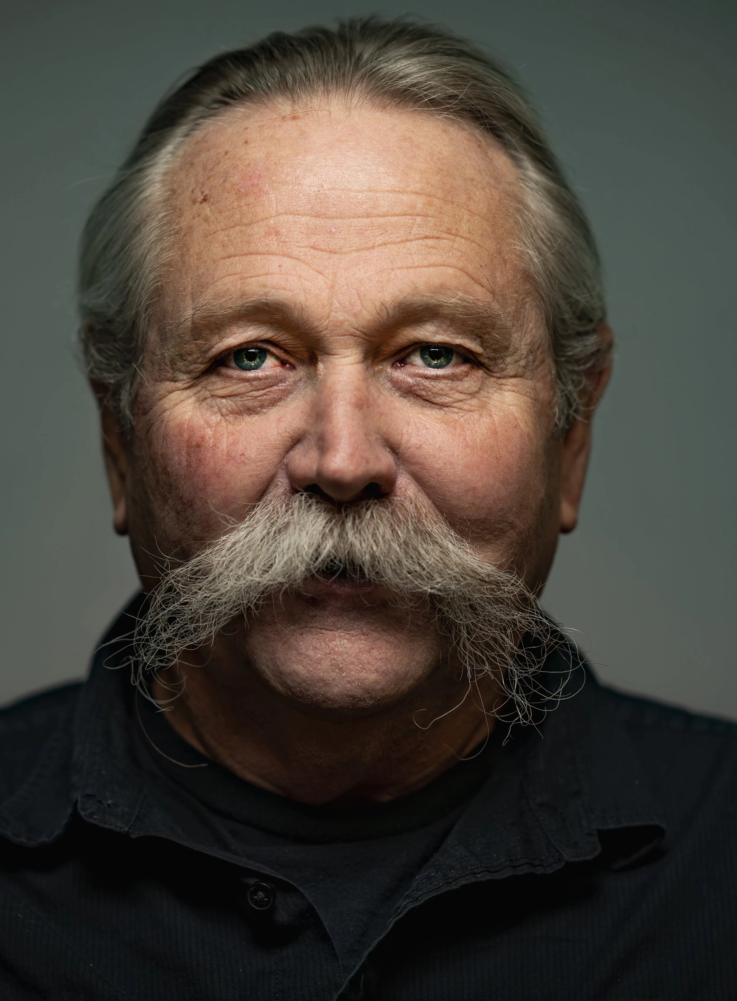 Portrait Roy.jpg