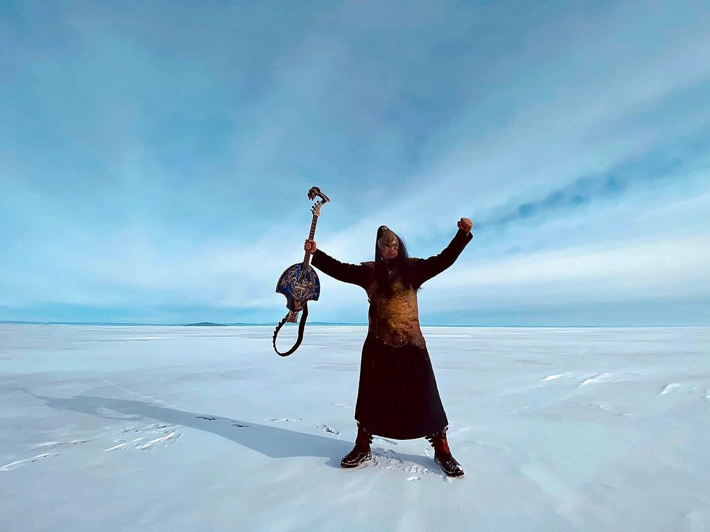 If you ever visit Mongolia, make sure to see the breathtaking Lake Khuvsgul in the winter. Uuhai!
.
.
.
#mongolianrock #mongolrock #uuhai #tovshuur #mongolianmusic #lakekhuvsgul #mongolia #visitmongolia