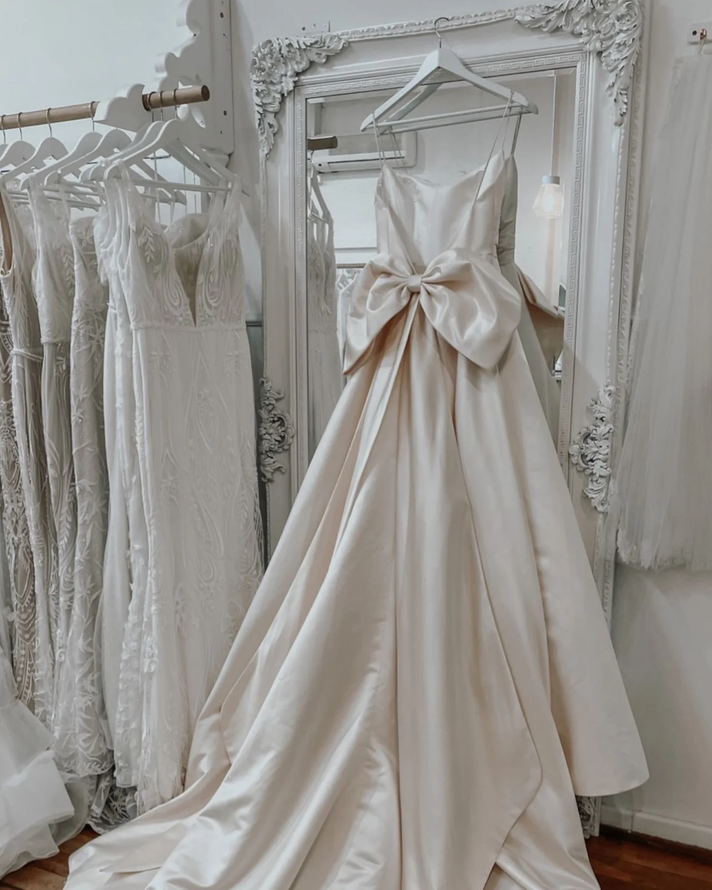 Your DREAM dress does exist 💫🎀 by @rachelrosebridal