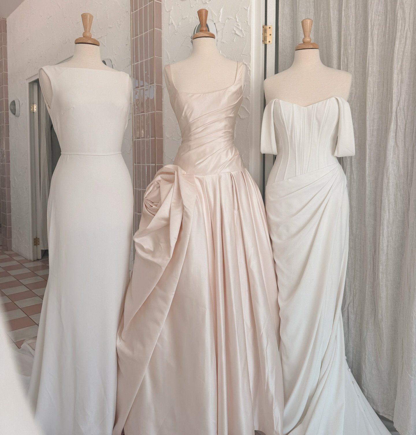 Take your pick 1,2,3?✨💕🪽@rachelrosebridal 

Our Perth pop up store is open now for a limited time only ☁️
Book your appointment with us today. 
Exclusive off rack samples available ✨💕

#bride #perth #subi #perthbride #weddingdress