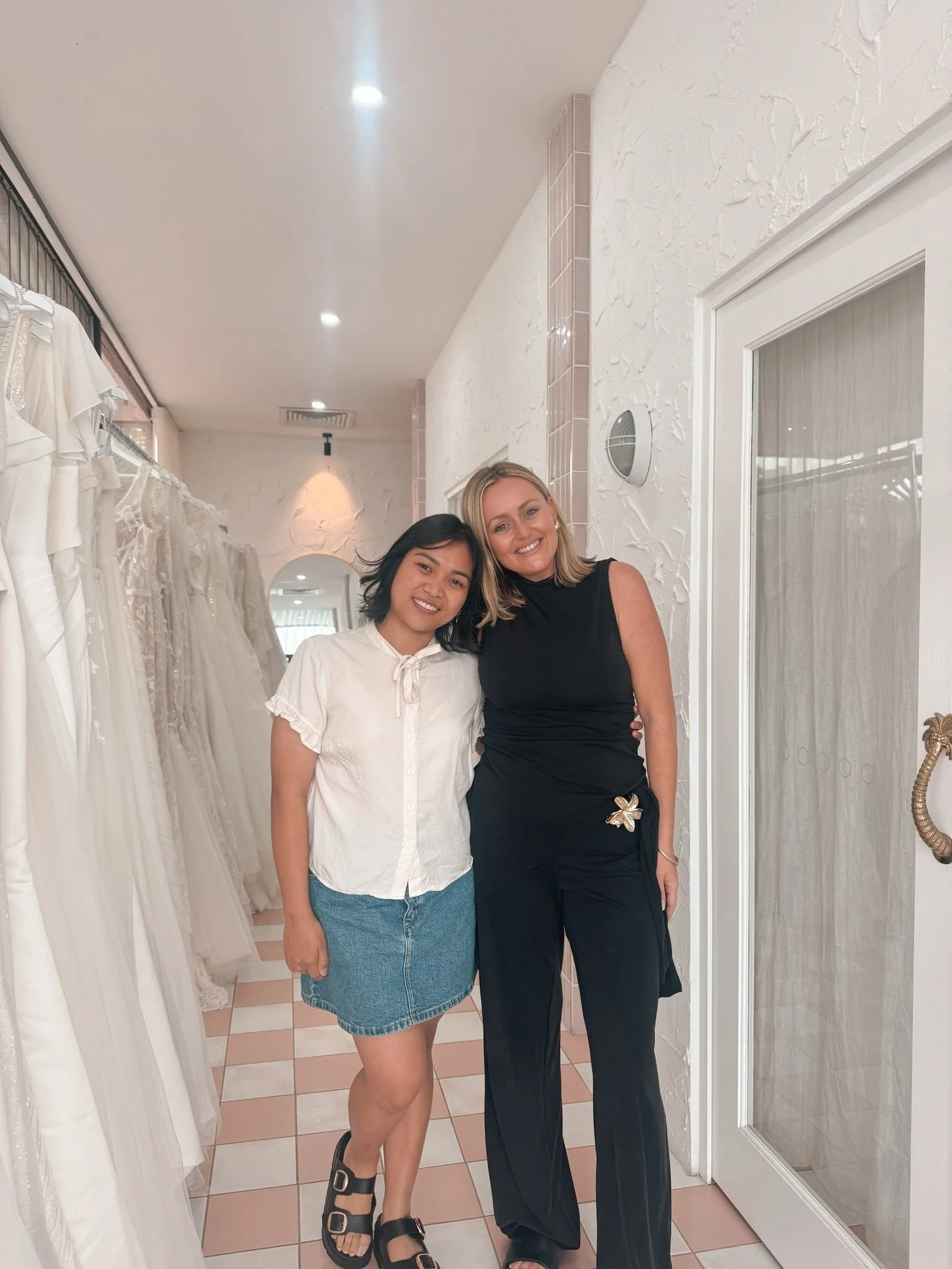 Congratulations Kim 💕🥰 Welcome to the Rachel Rose Bridal family. Officially claiming ONE STUNNING @rachelrosebridal wedding dress as her own. 👗 
When it looks that good, you don&rsquo;t walk away.
Mum and dad by her side it was perfect. 
She could