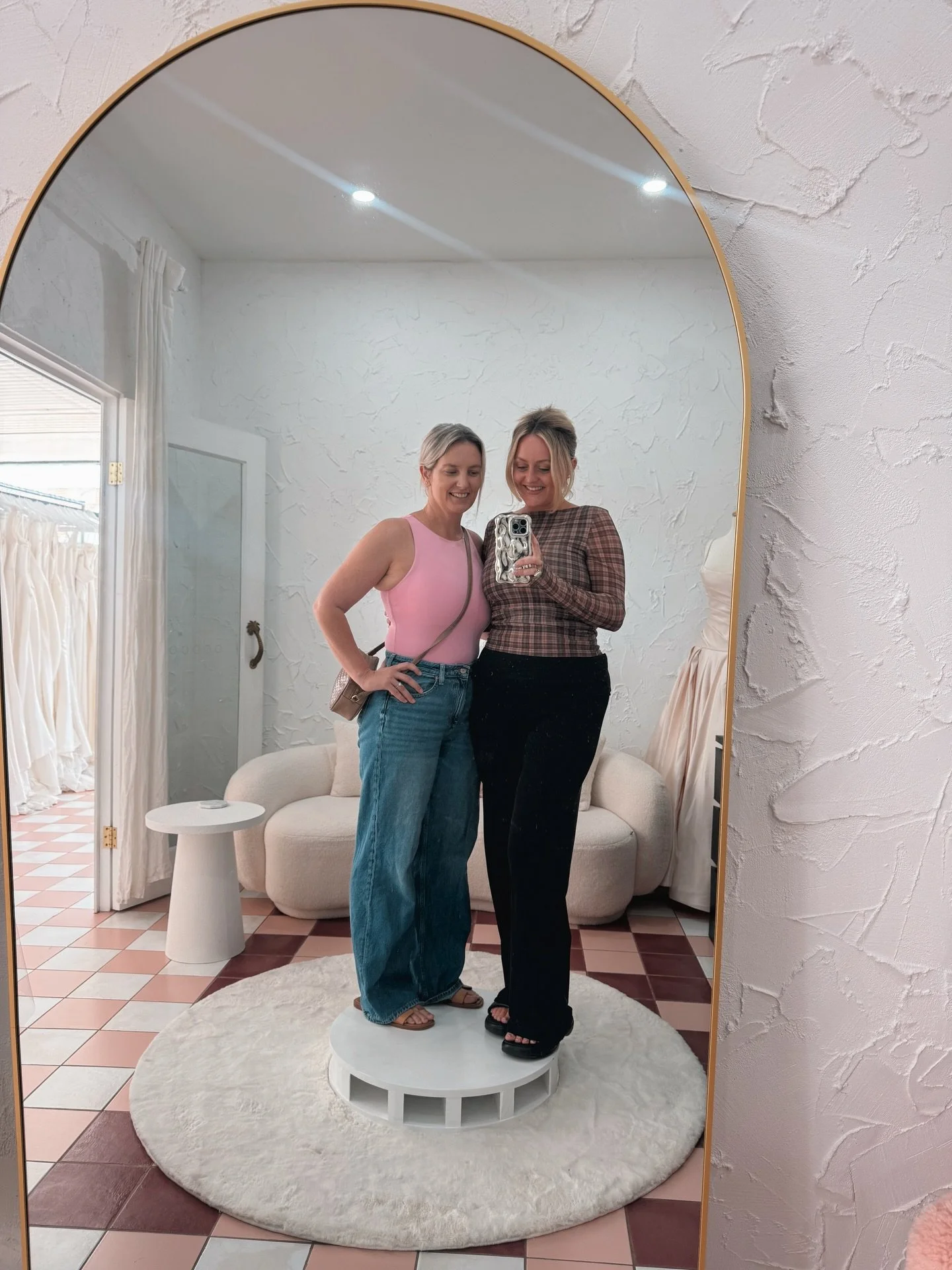 Jess said yes to the DRESS ✨💕 𝒞ℴ𝓃ℊ𝓇𝒶𝓉𝓊𝓁𝒶𝓉𝒾ℴ𝓃𝓈 beautiful &amp; welcome to the Rachel Rose Bridal family. 

#bridetobe #yestothedress #perthbride #perth #rachelrosebridal