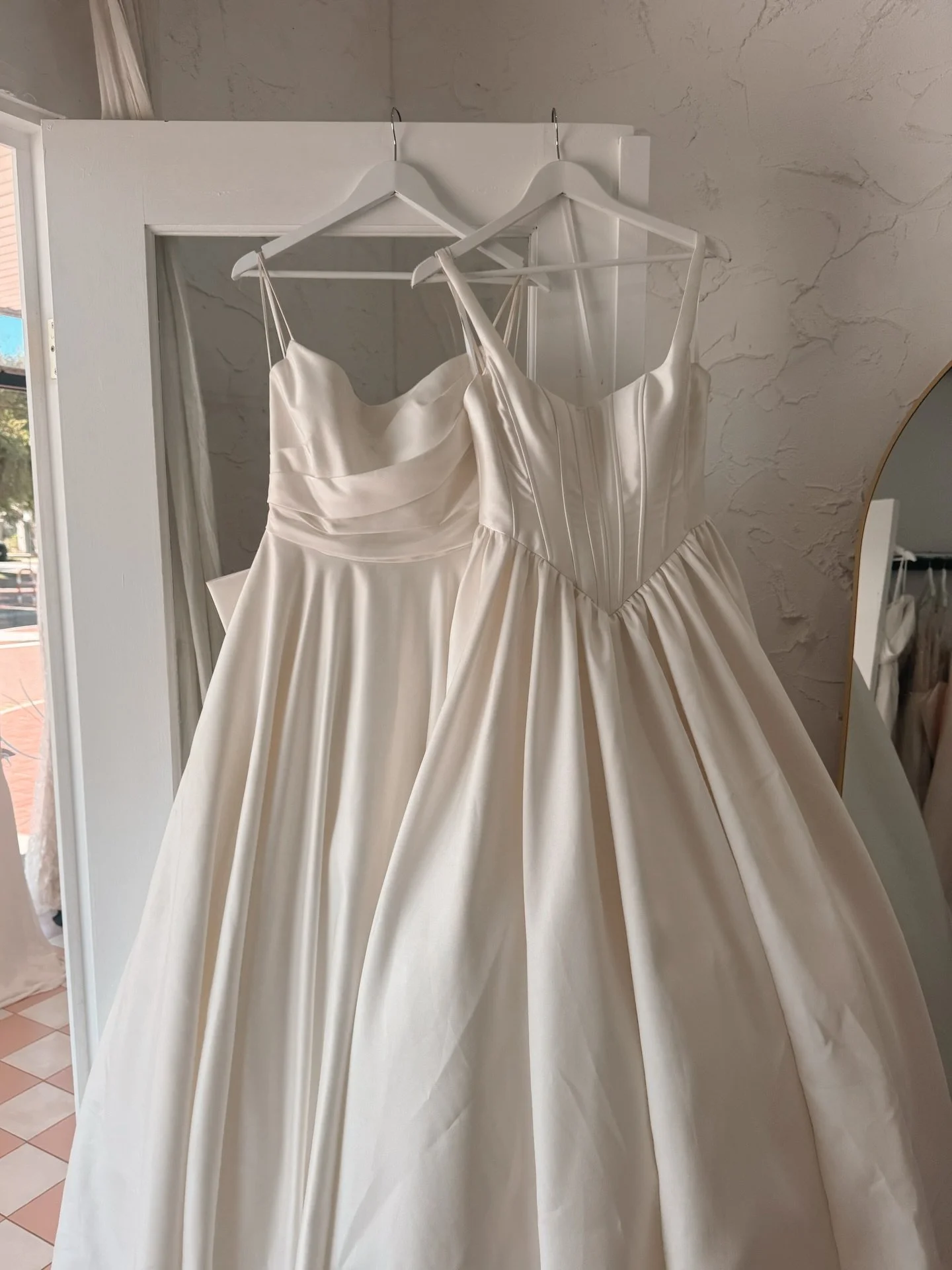 Perth bridal shop 🪽 Today we are fully booked with beautiful brides experiencing @rachelrosebridal ✨💕🧚&zwj;♀️👗
Brides of Perth book your appointment. 
Your dream dress and bridal experience lives here 💕 

DM or contact us to for bookings 🌸
0432