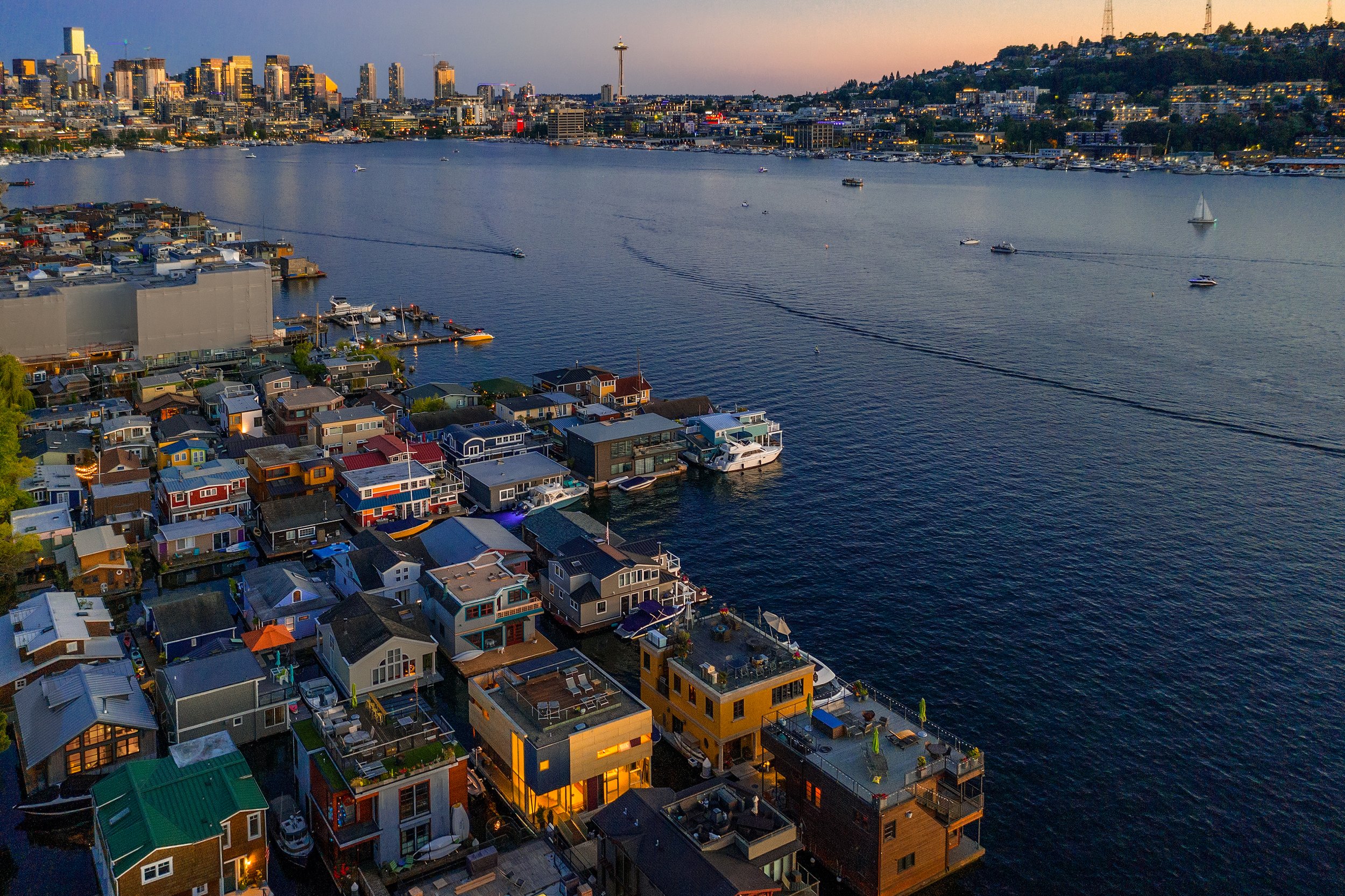 Fairview Landing Floating homes (houseboats in Seattle)