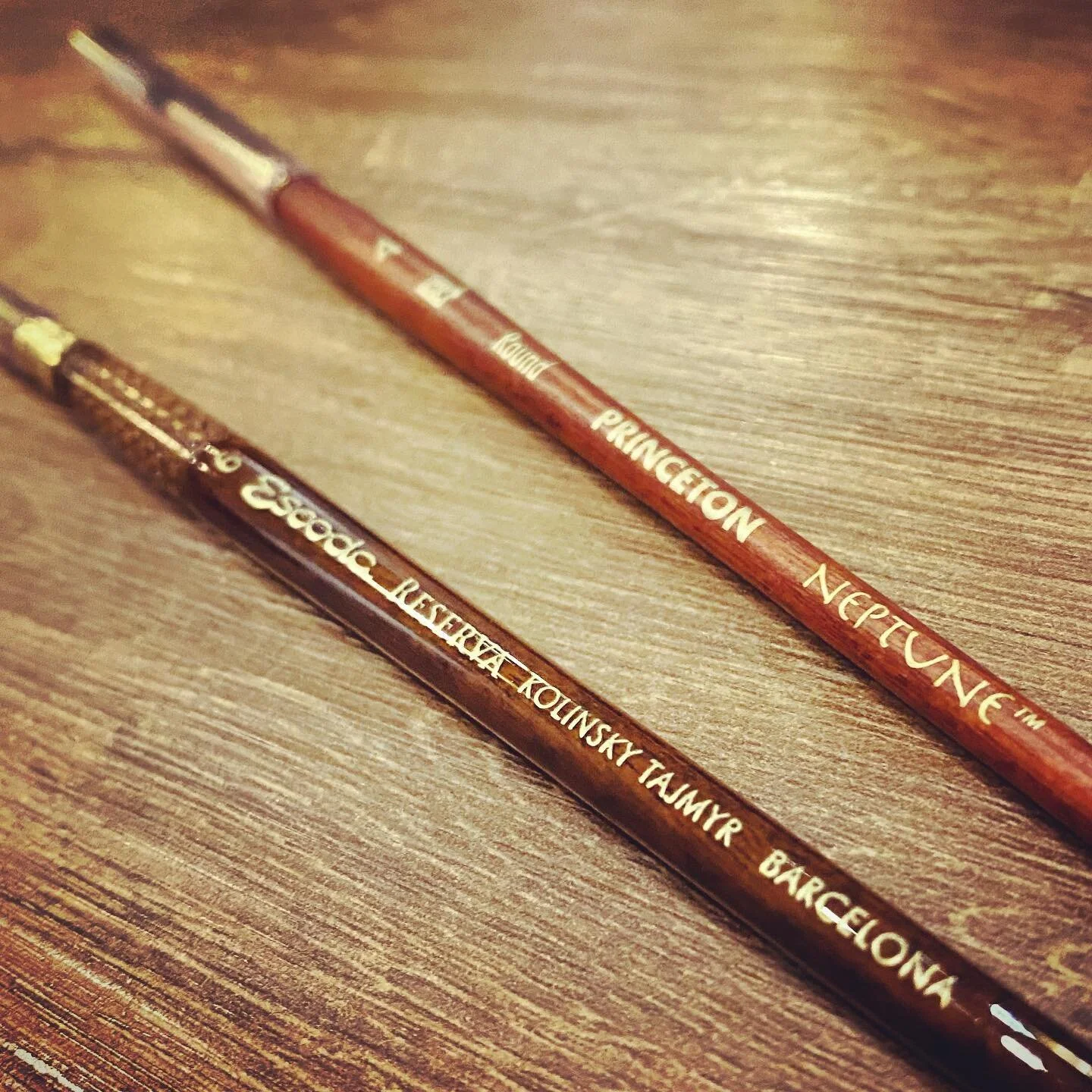 Got two new brushes.. Their marketing campaigns did very well, generated my interest (demand) to try their brushes... But honestly, natural-hair brushes are not cheap.. 😅... especially when a guy like me got minimum income after tax this month. lol.