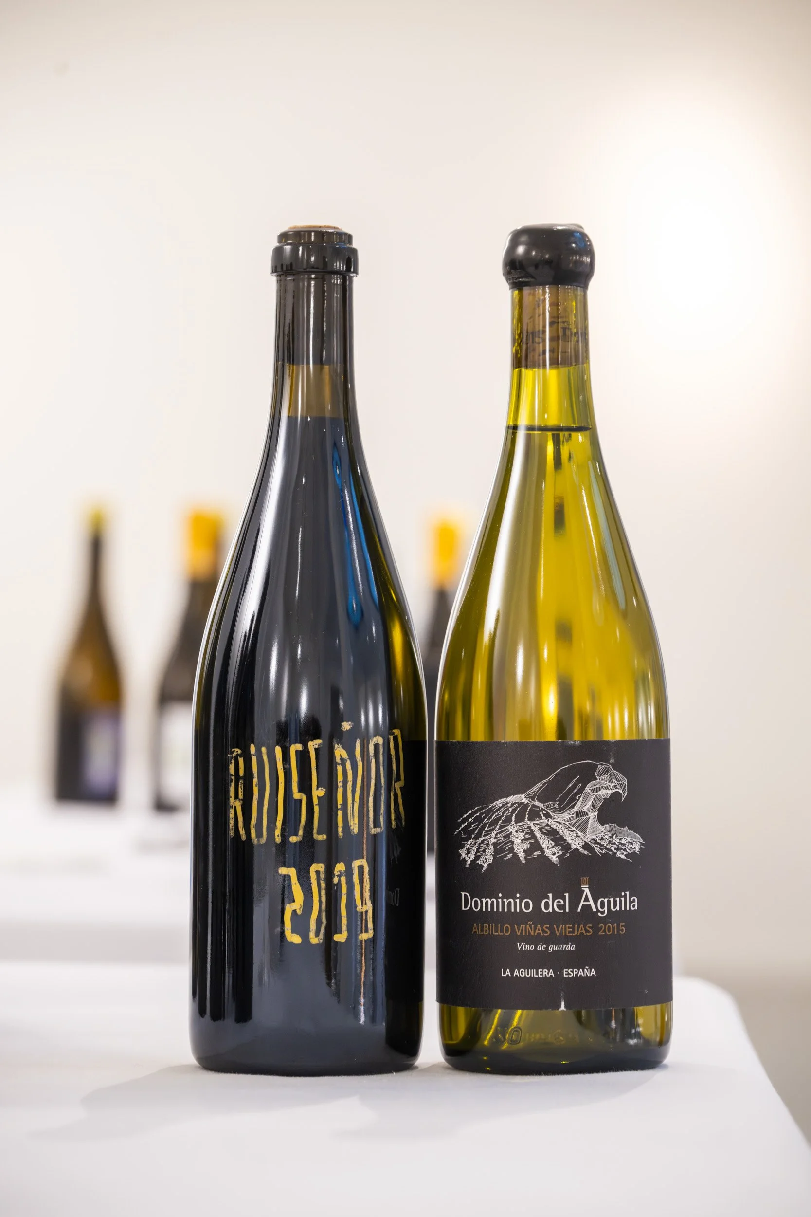 Dominio del Águila: Ruiseñor 2019 & Albillo Viñas Viejas 2015