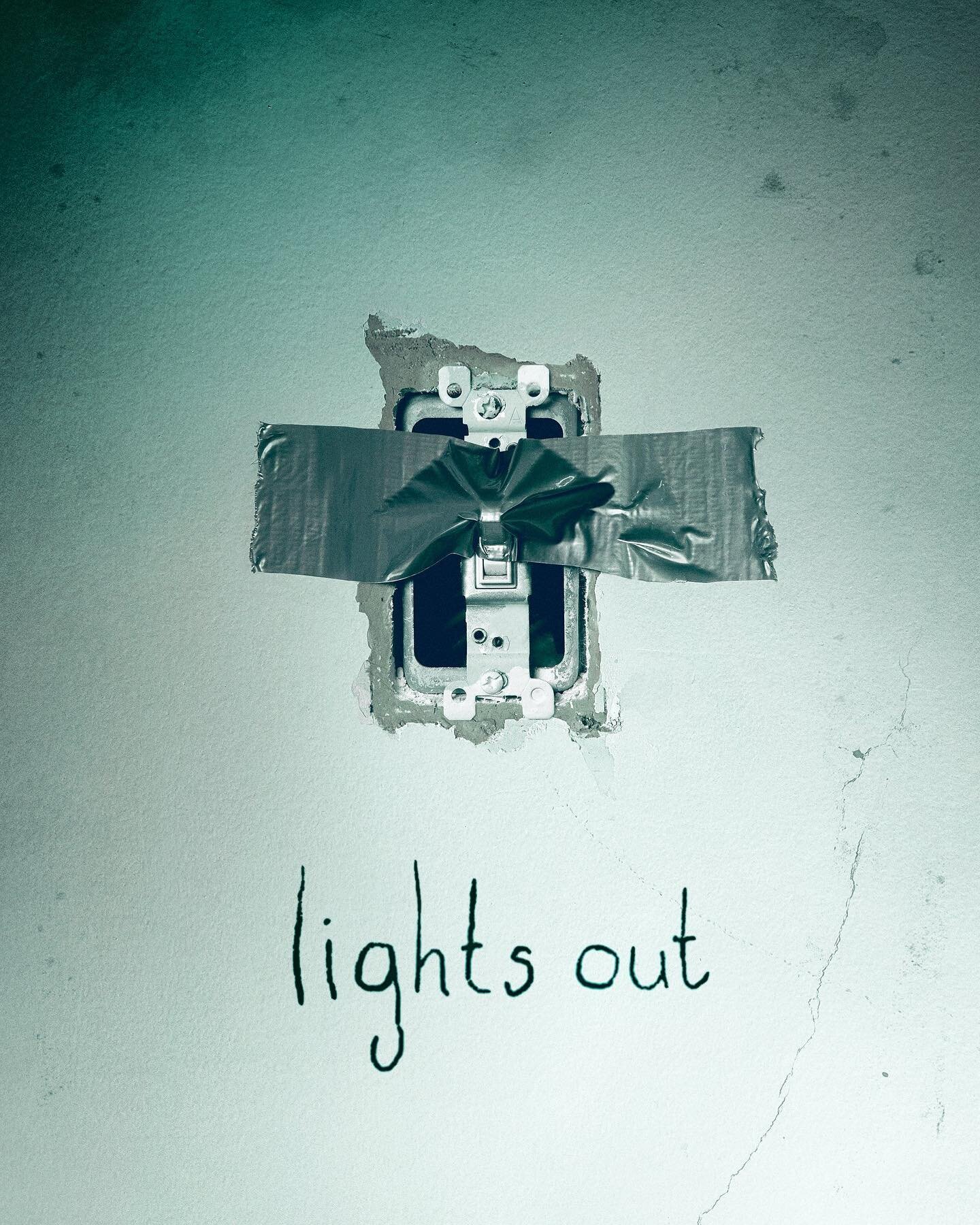 Are you afraid of the dark? You will be after watching this film 💡 Lights Out follows the story of Rebecca and Martin whose mother's friend Diana keeps making creepy appearances in their lives. Join us as we discuss spooky mannequins, basements, inc